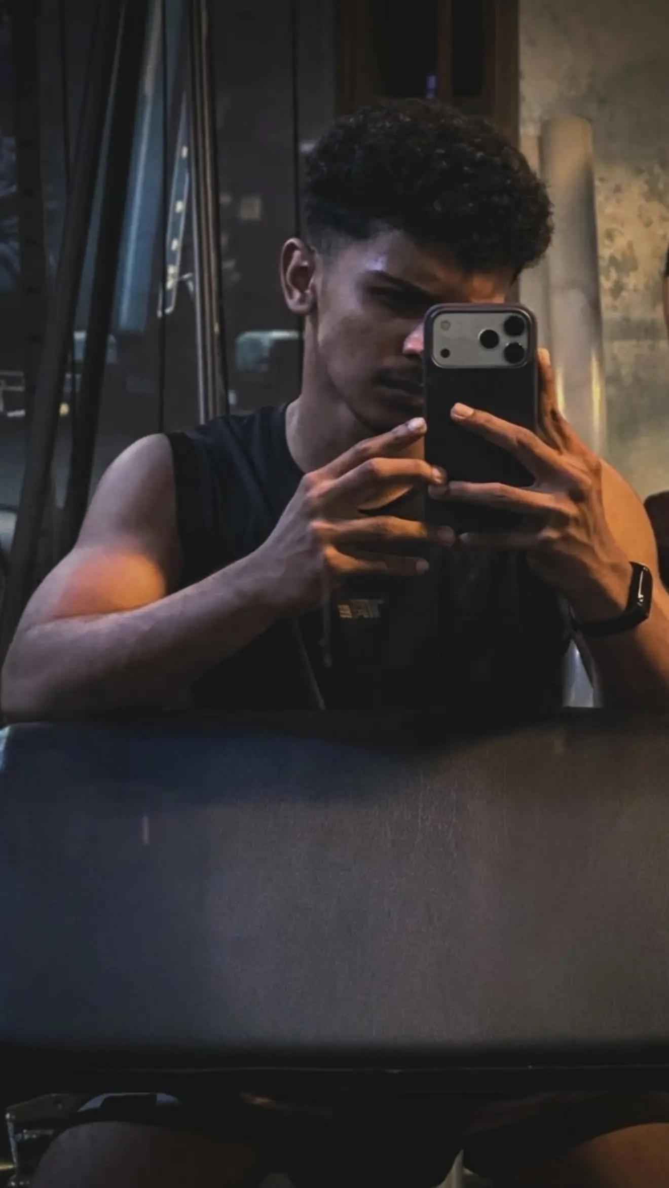 @𝕬𝖇𝖍𝖎 ⛓️🏴&zwj;☠️
