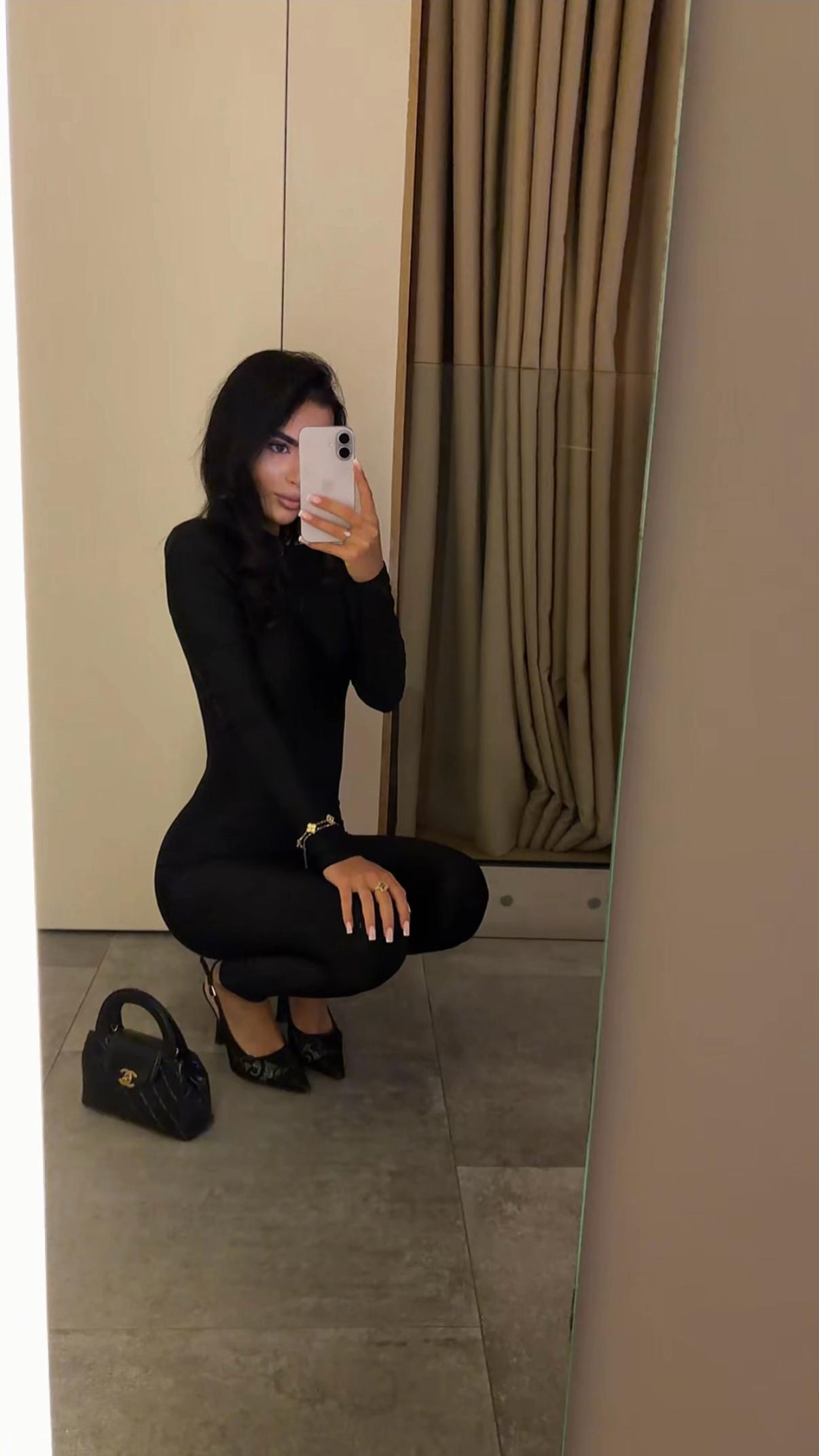 @Ева