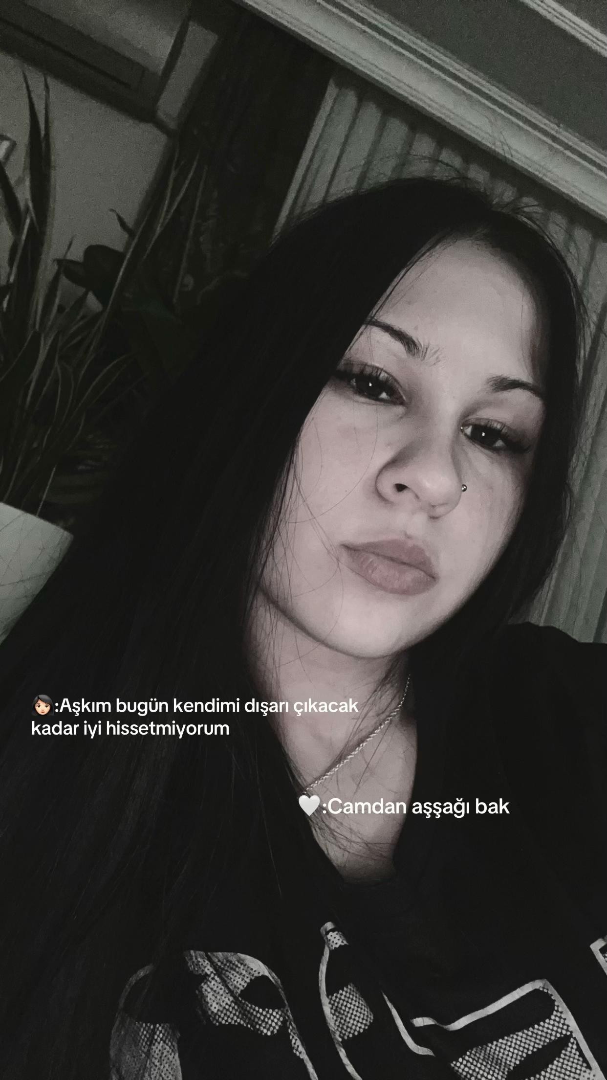 @Aylin Erdem