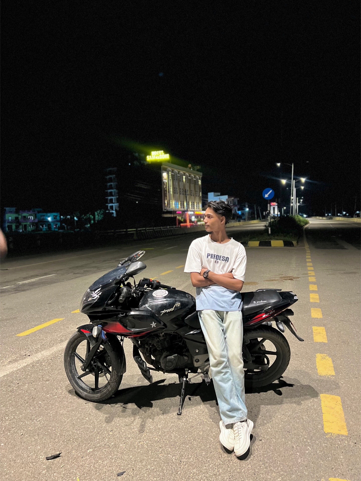 @MR_आ_kash_ 
