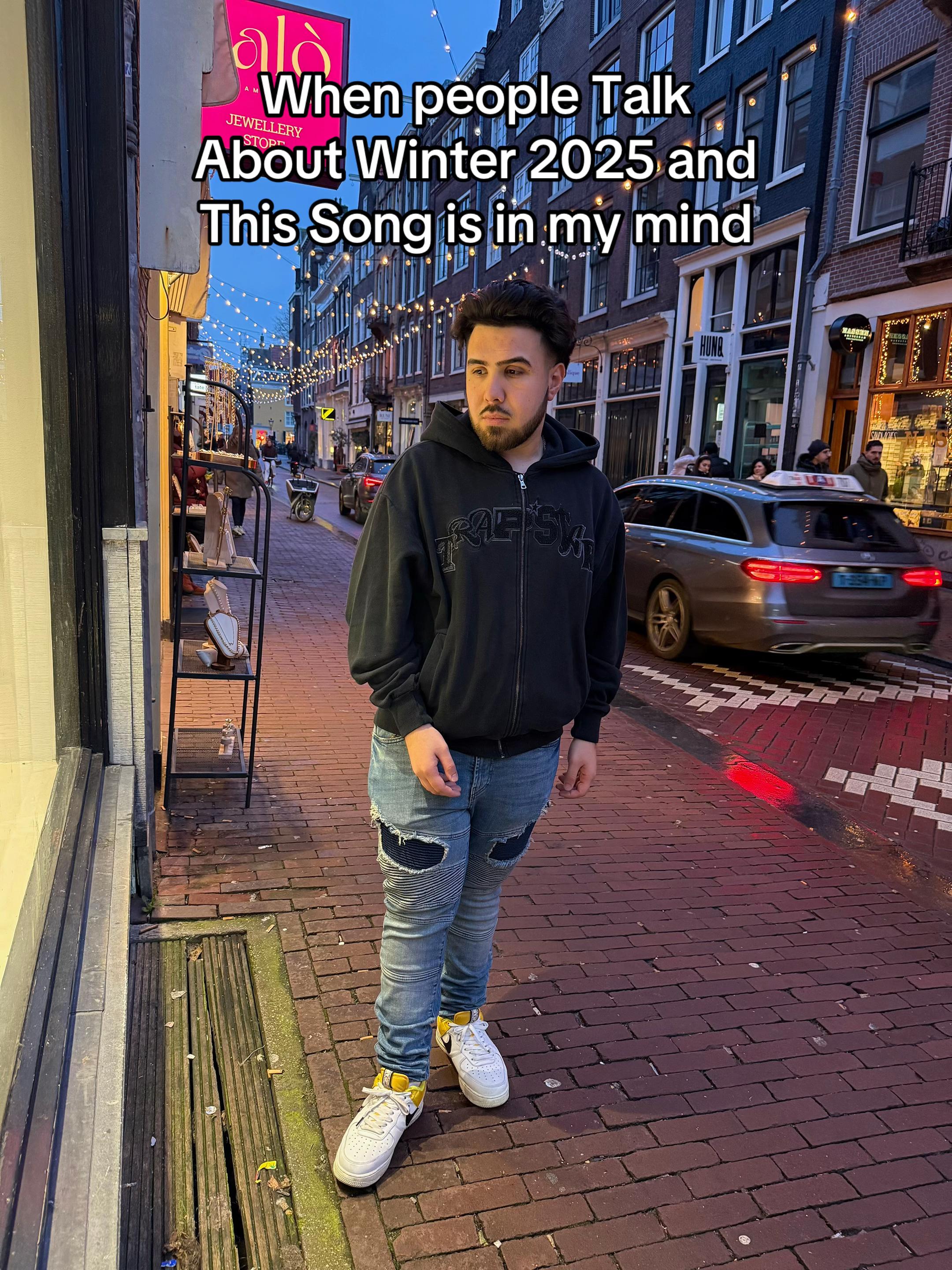 @Sam🤩