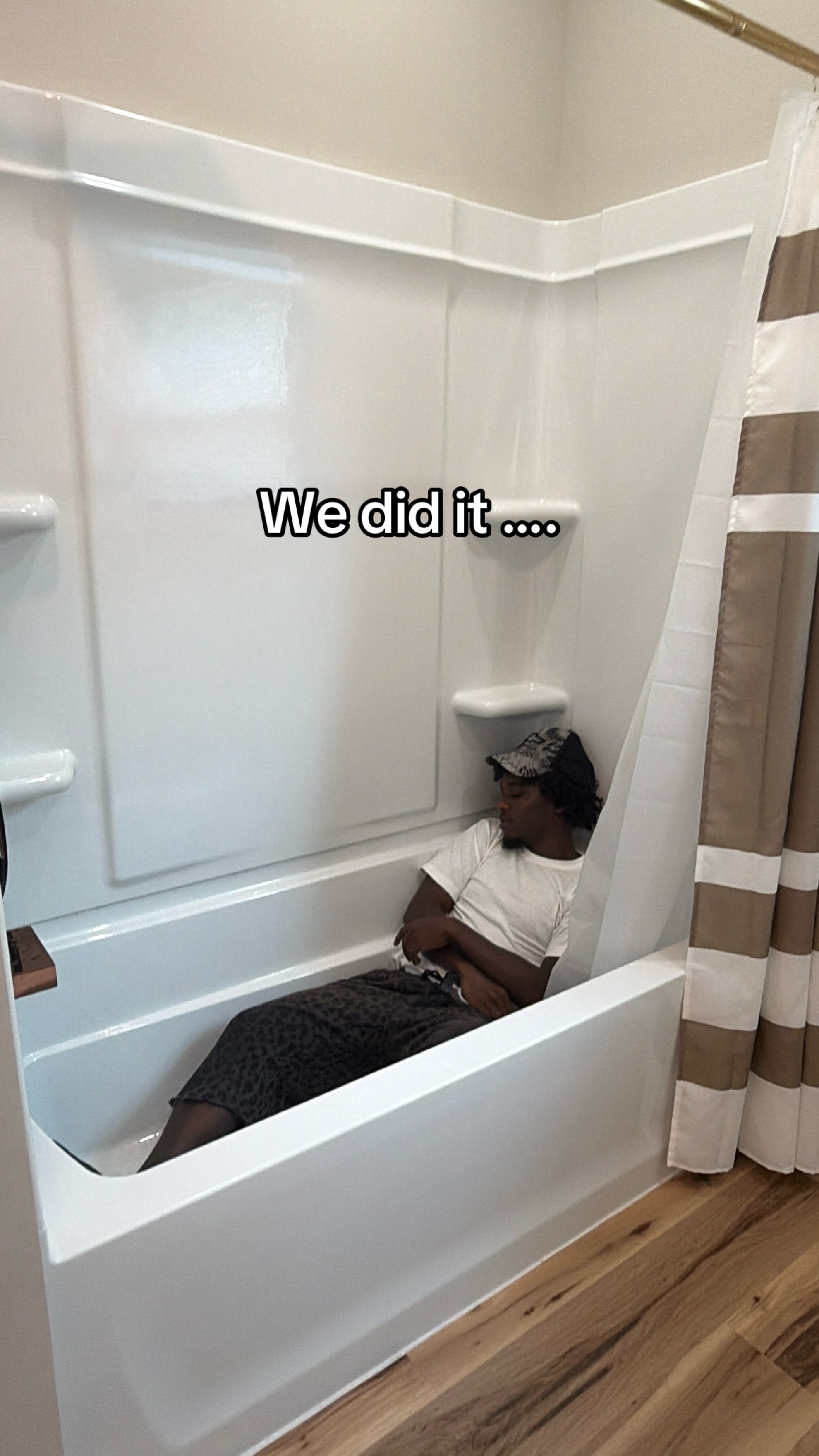 @Twitch: hollyywoodkd