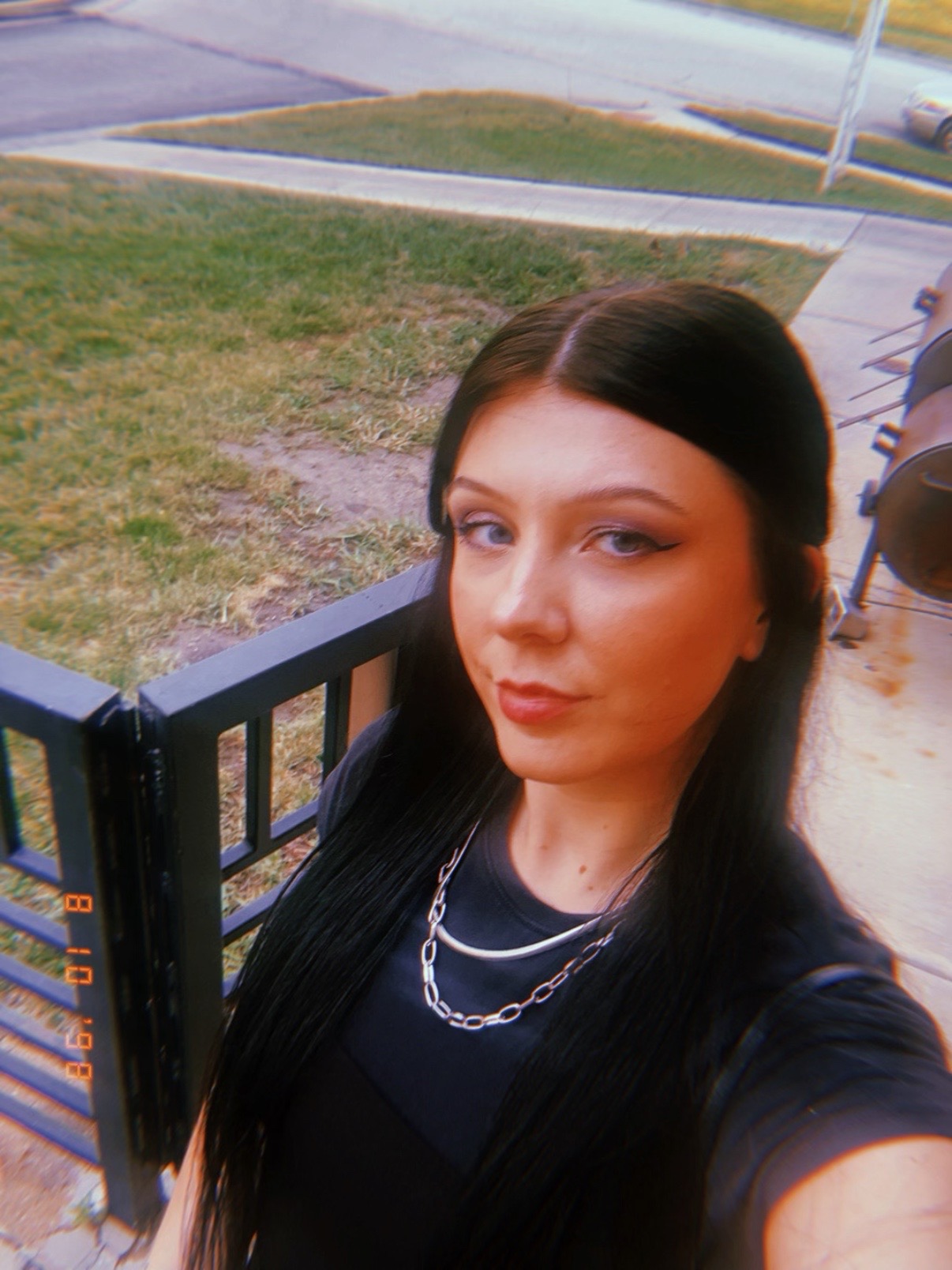 @karlishea_