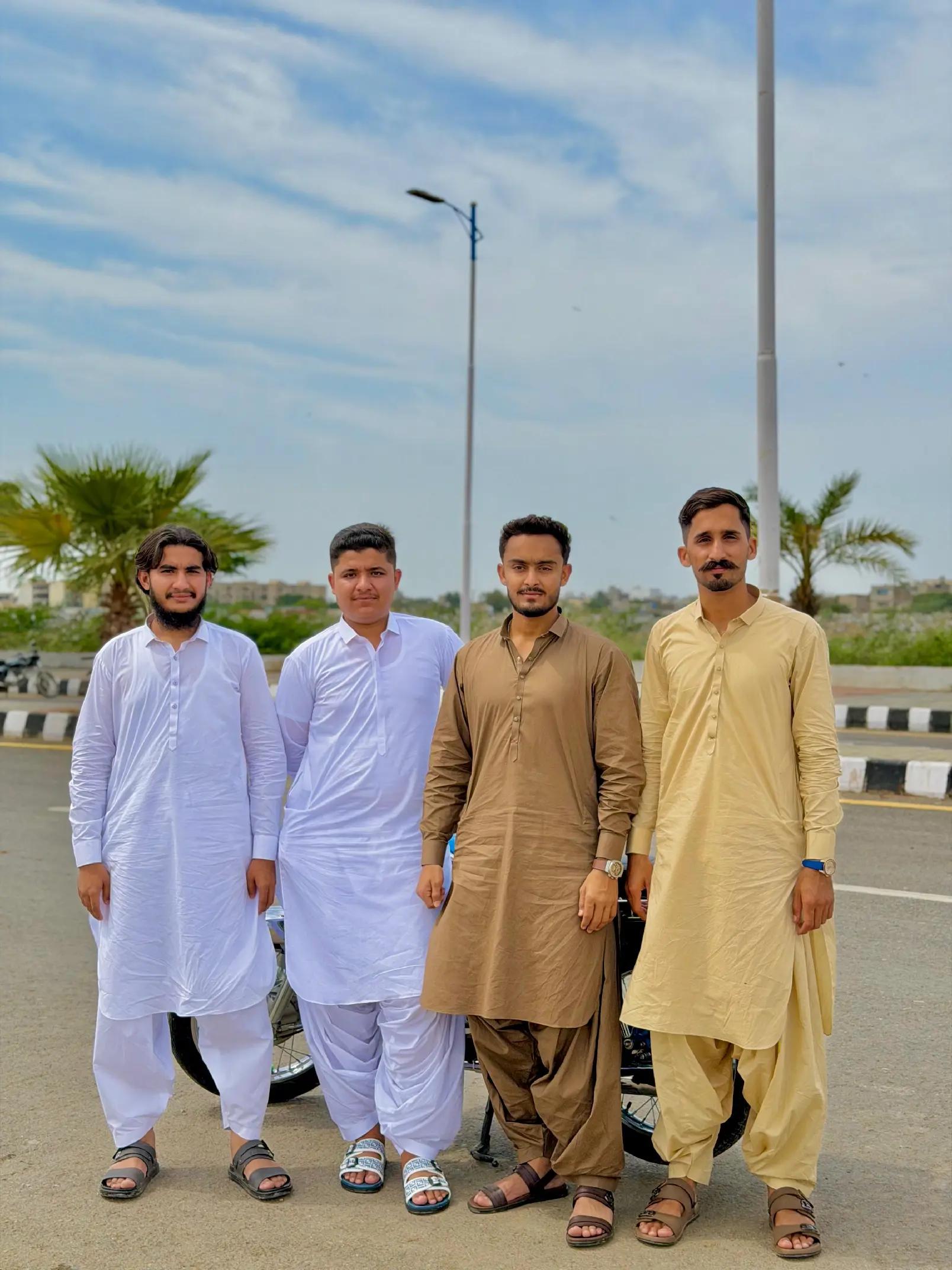 @𓆩🗿AWAIS RAجPUT🪽𓆪