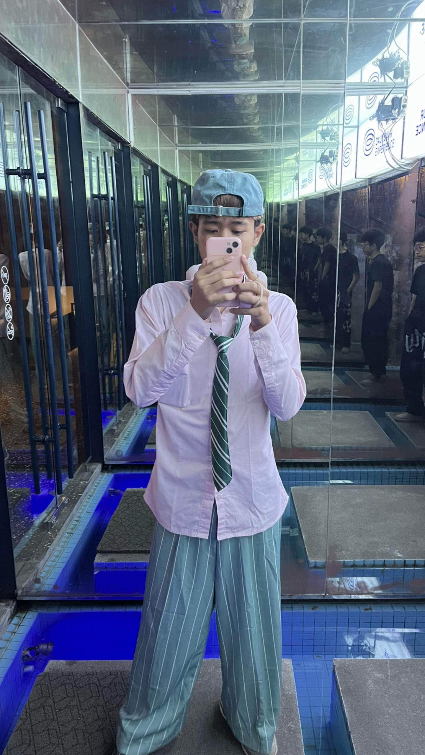 @𝖑𝖆𝖒𝖟𝖝
