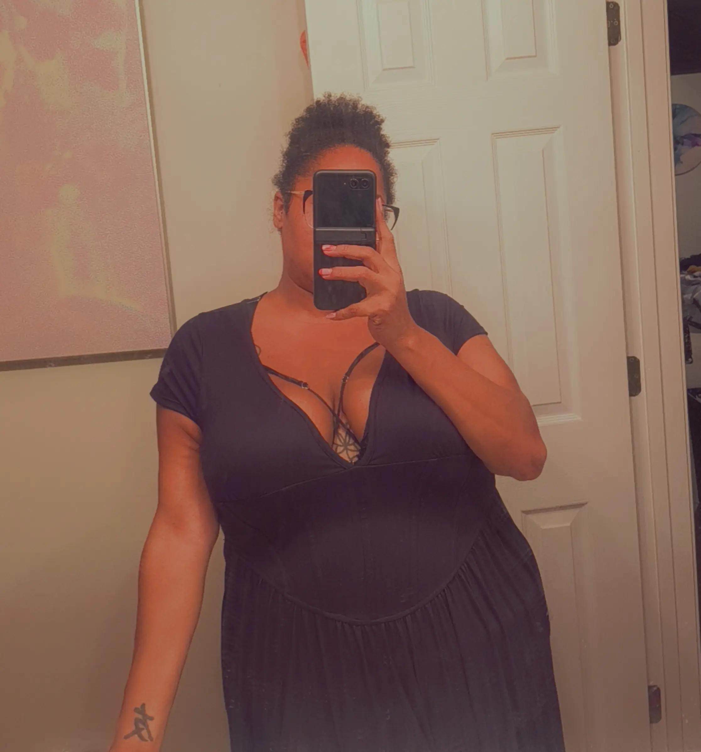 @AuntieMika🖤