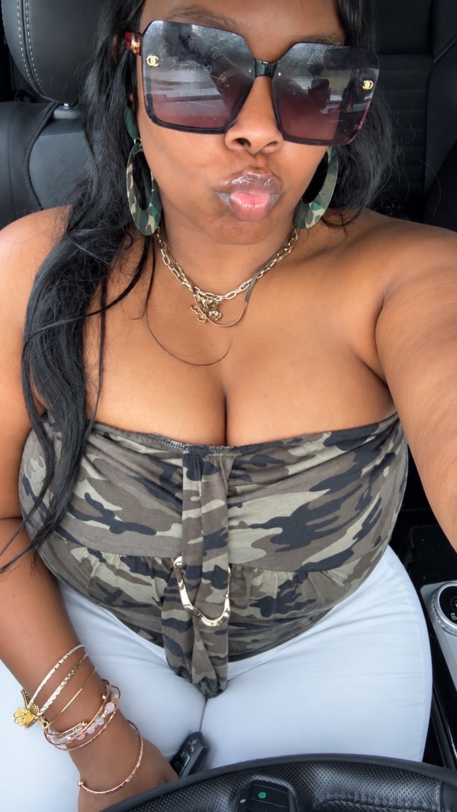 @Foi By Latoya