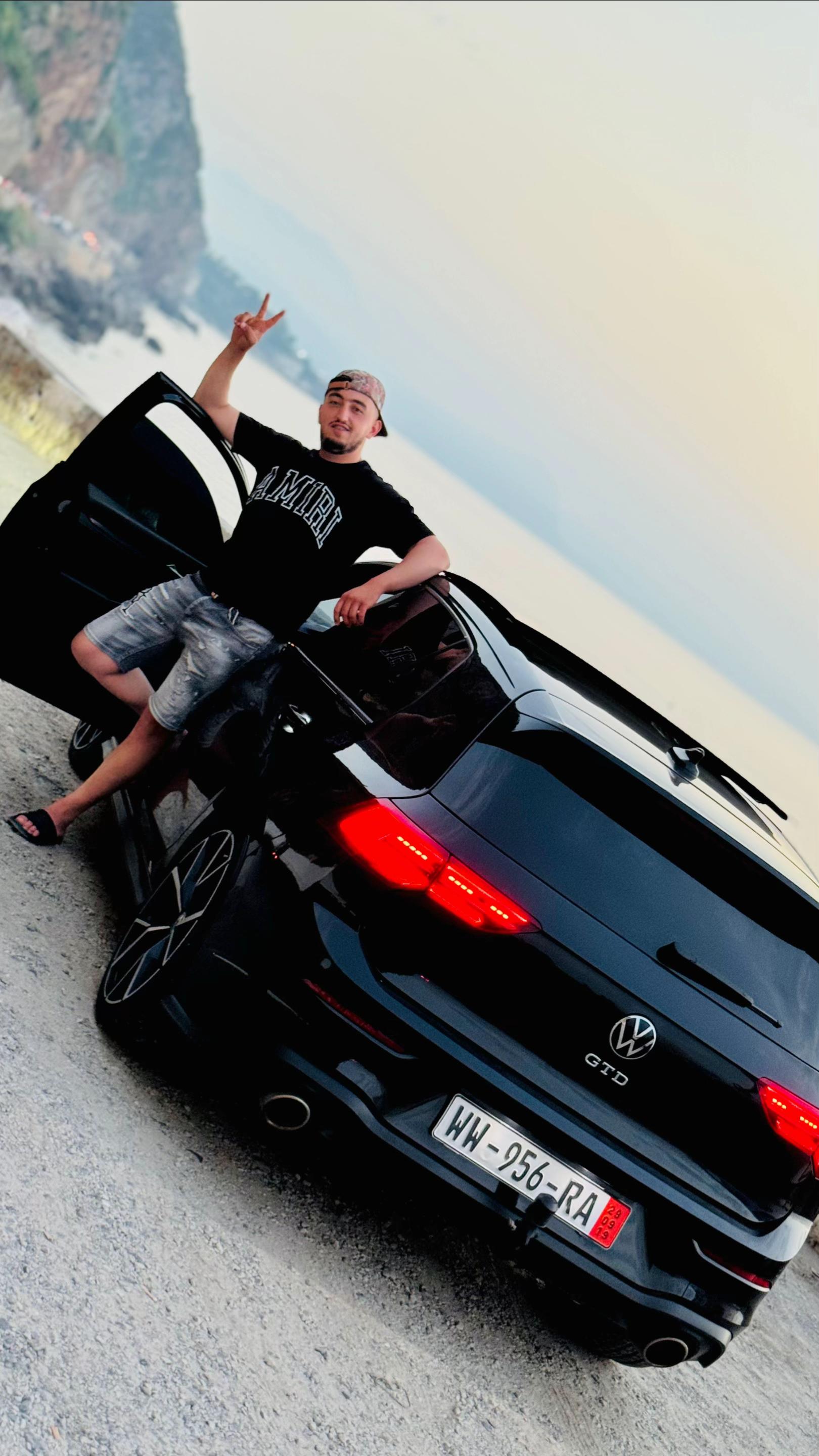 @𝑴𝑶𝑯𝑨𝑴𝑬𝑫 𝑩𝑬𝑵𝒁
