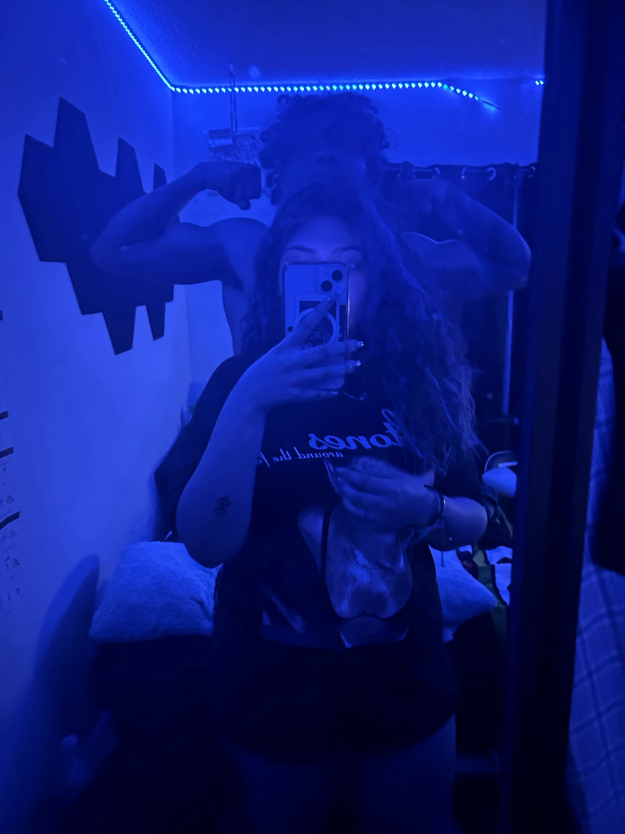 @e