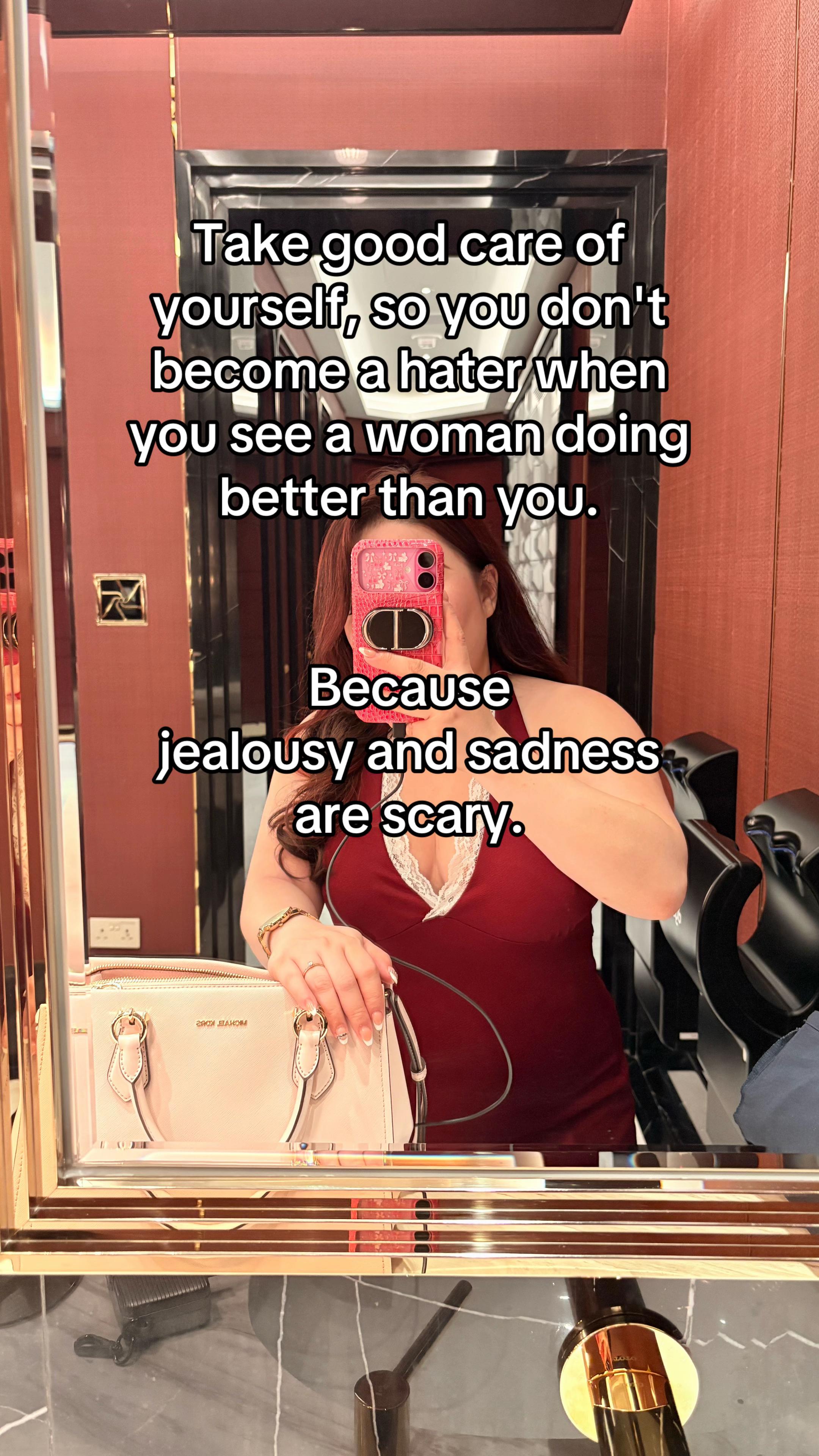 @applejmontez