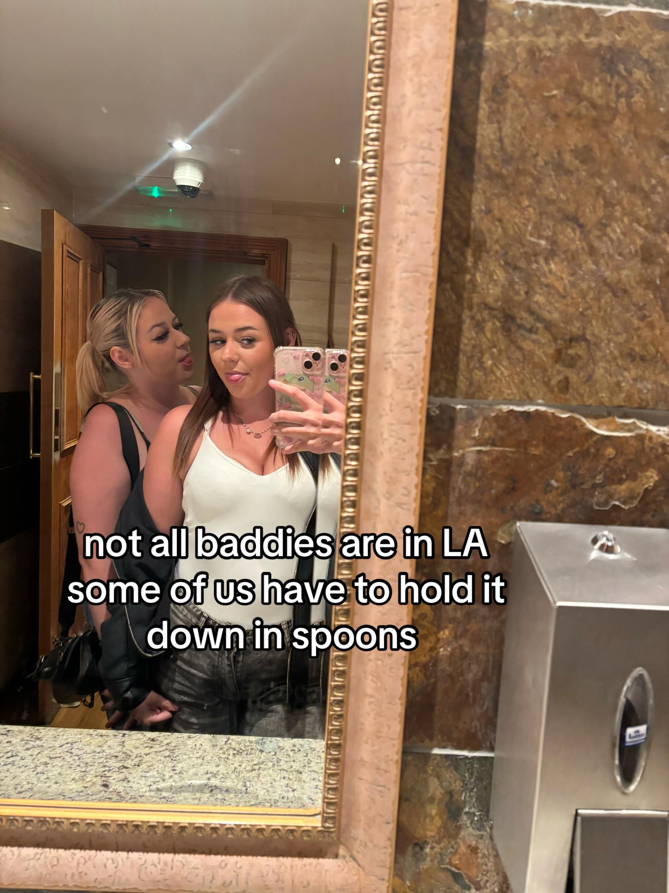 @𝐒𝐎𝐏𝐇𝐈𝐄🤍🍸🐆🪩
