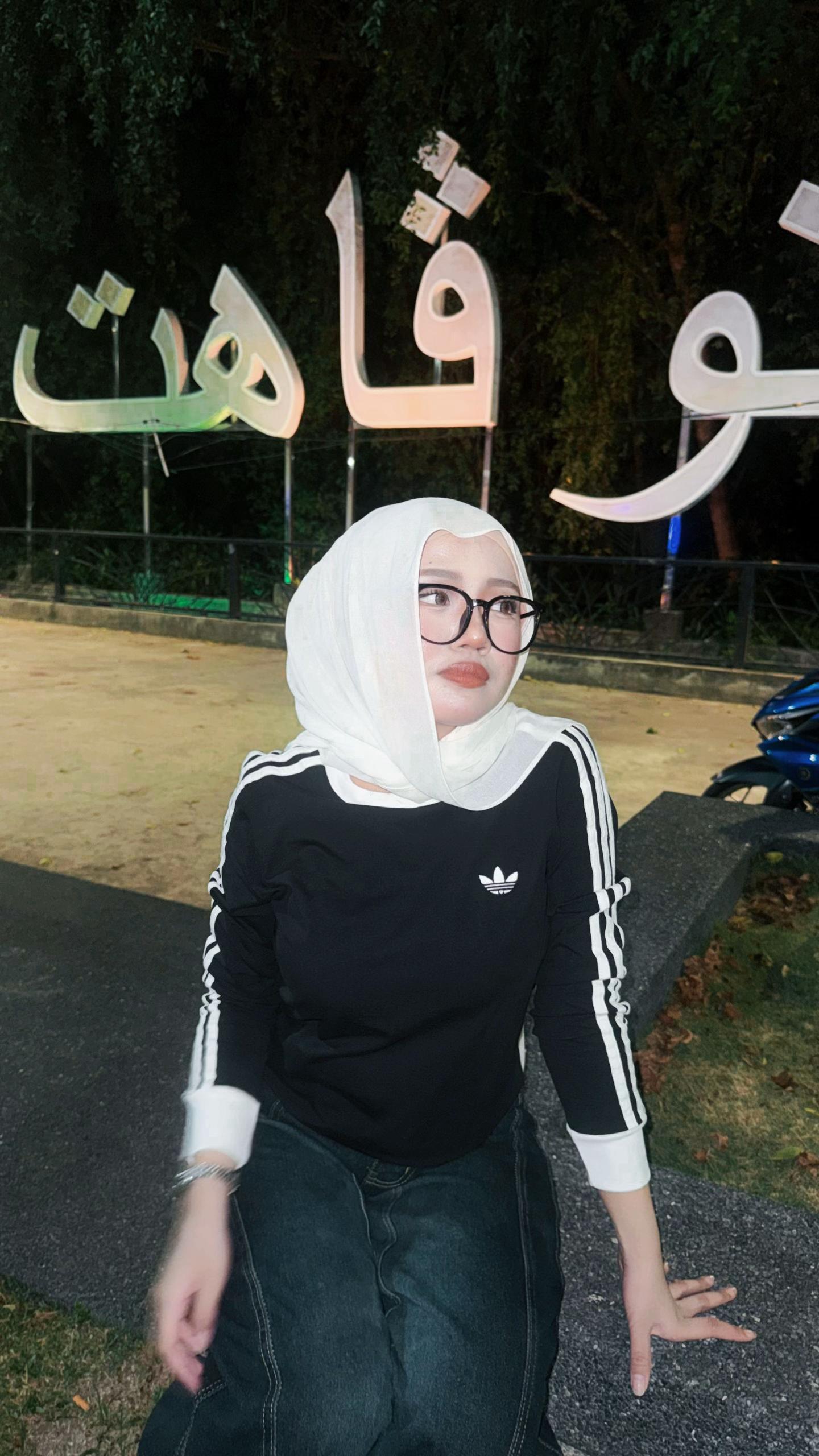 @ع