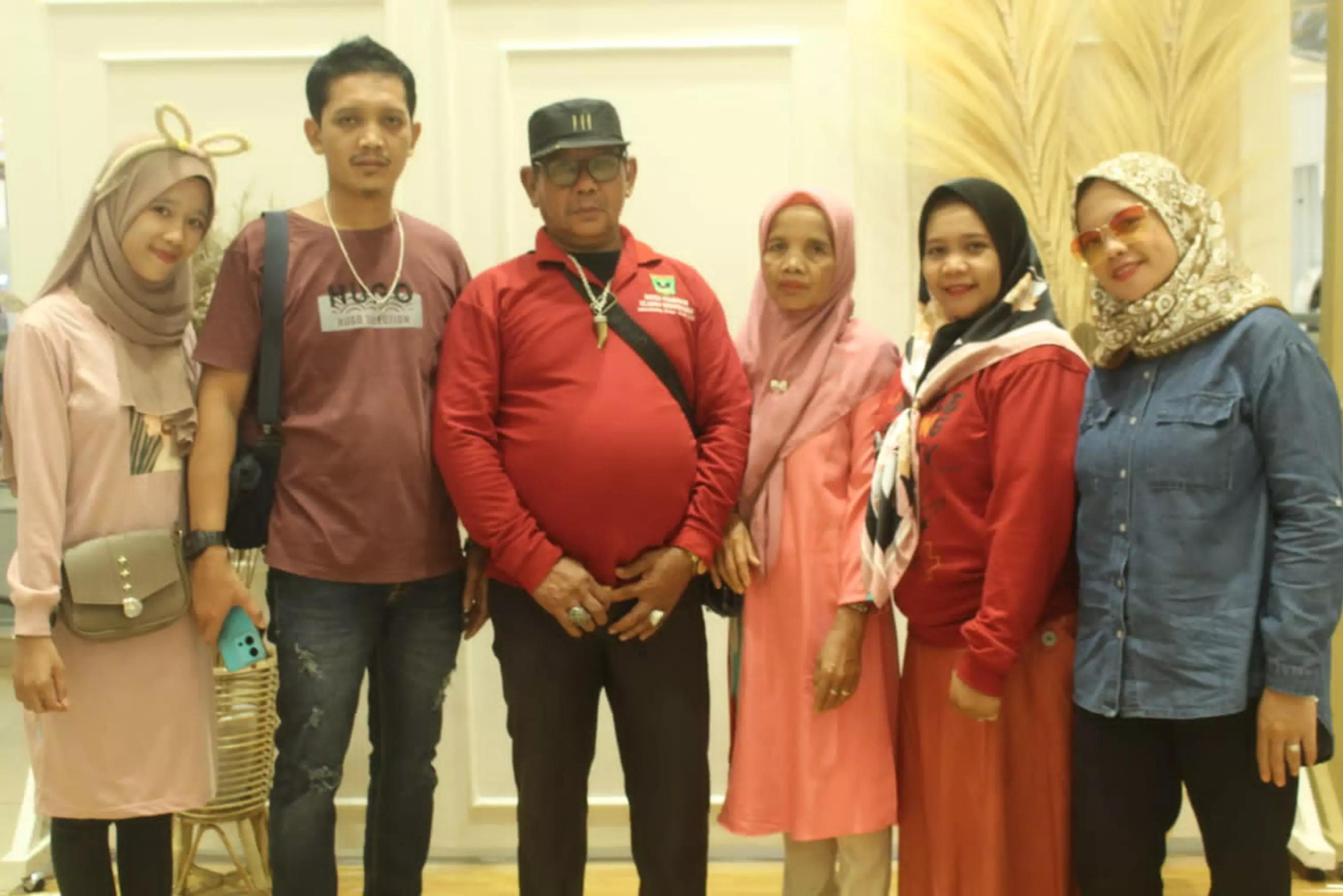@Uni Risna