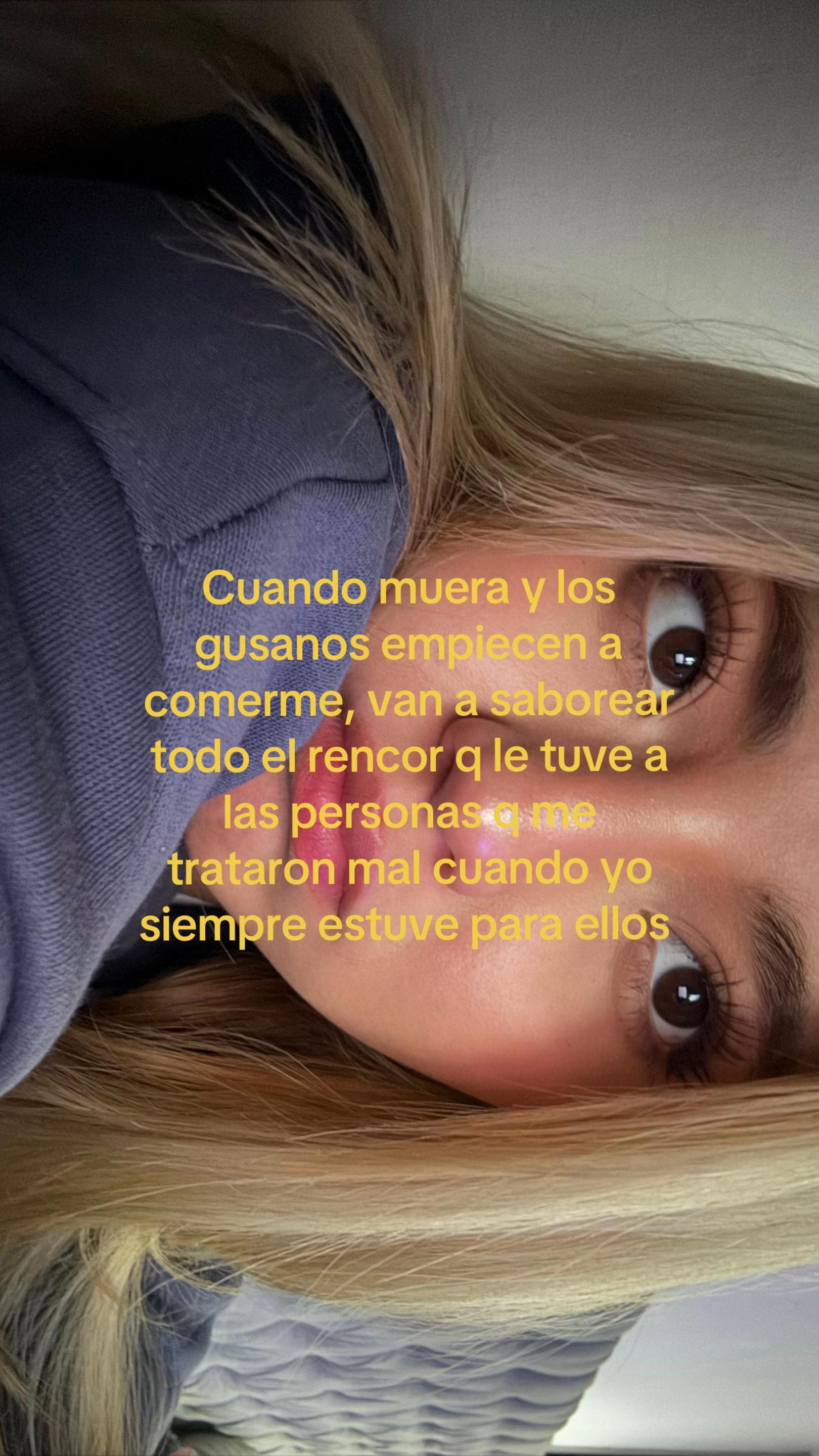 @𝐓