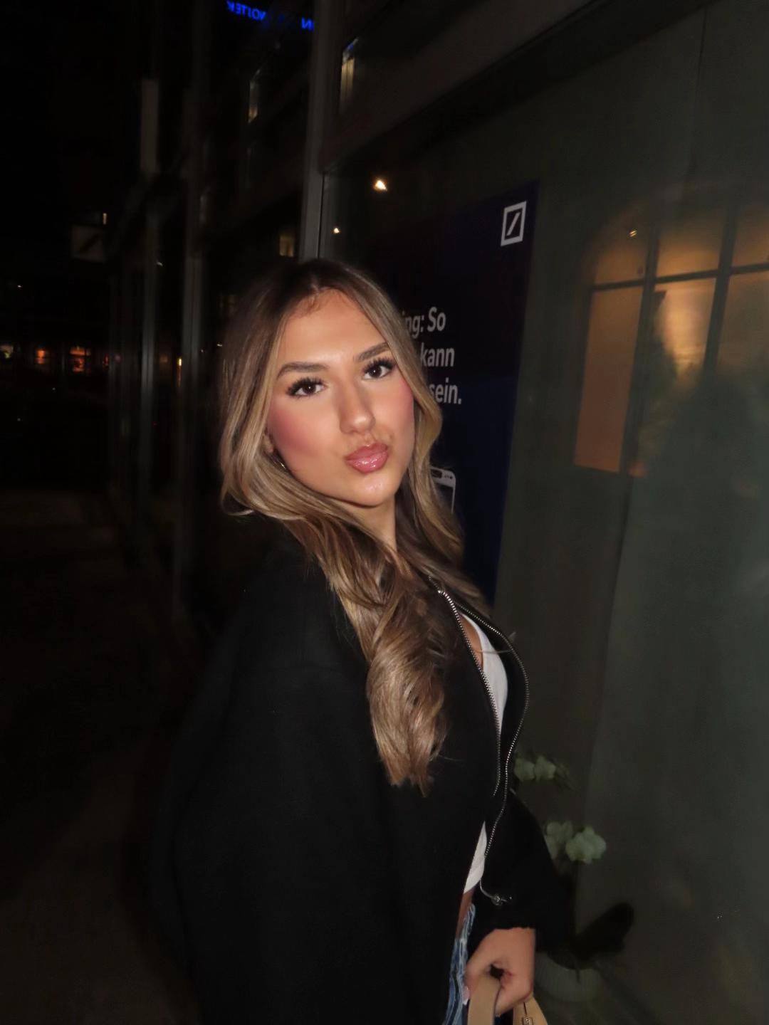 @𝐸𝑙𝑖𝑠𝑎