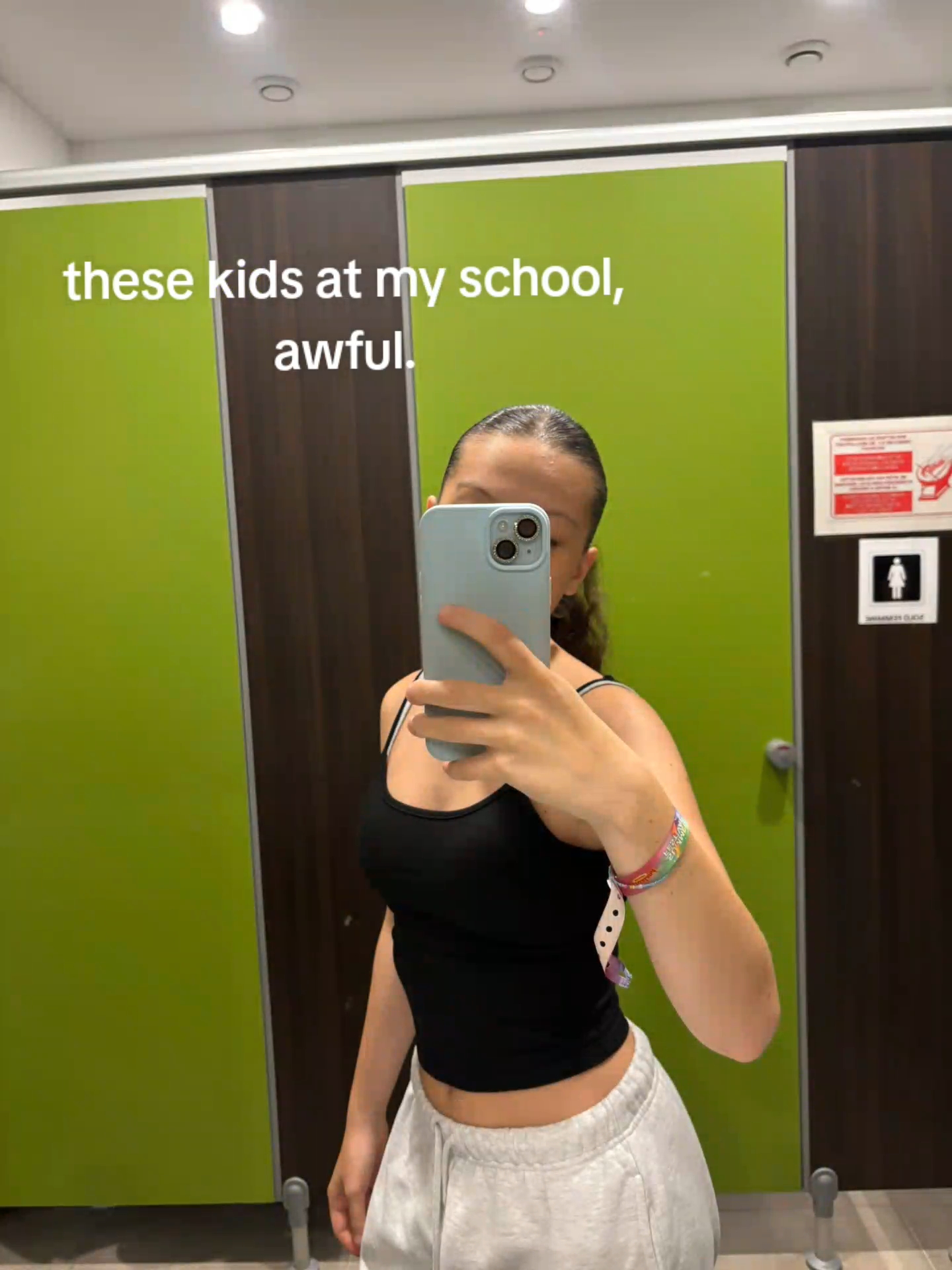 @LaNickiMinaj_2 ⎊