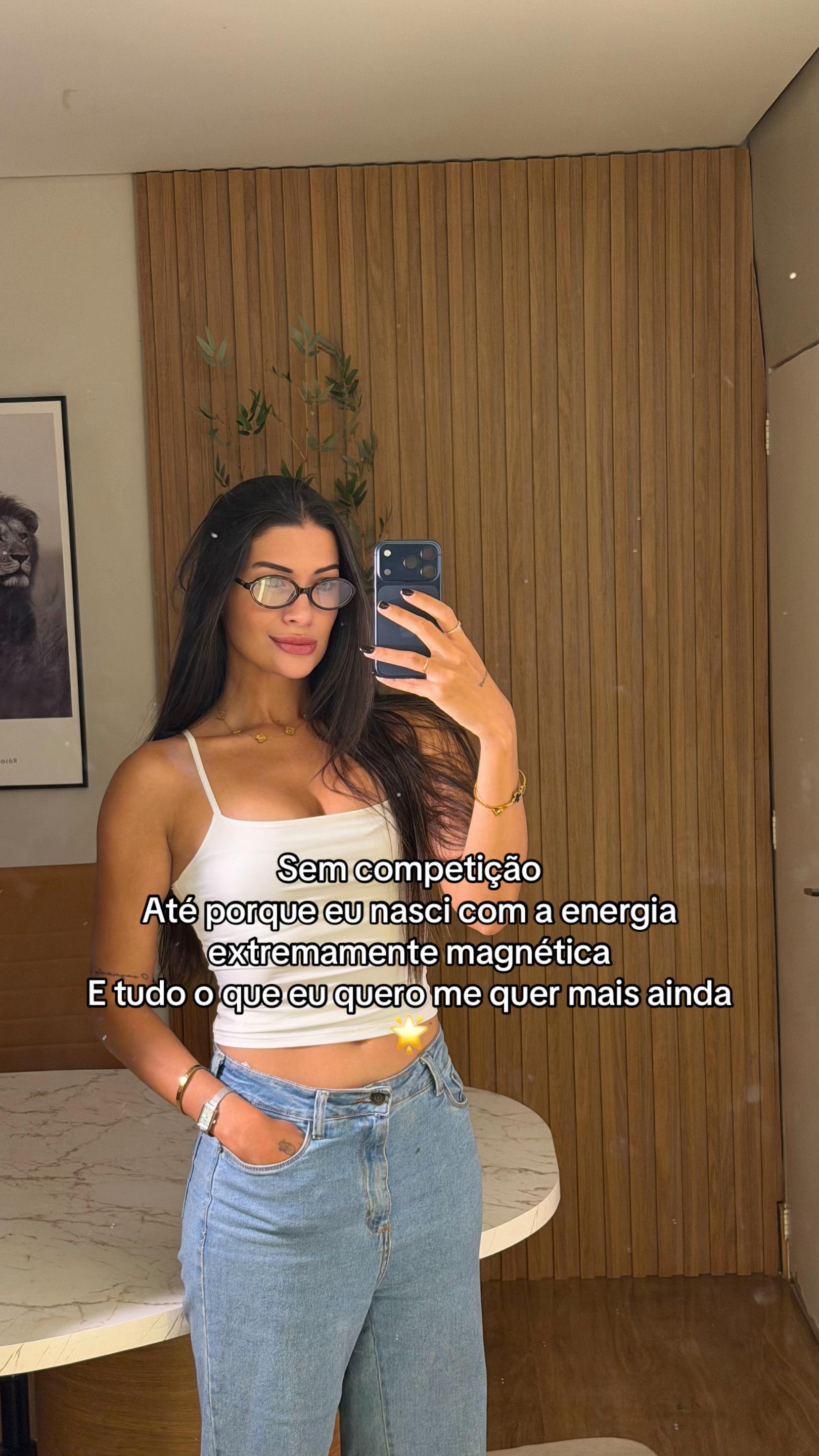 @Vit&oacute;ria Mendes