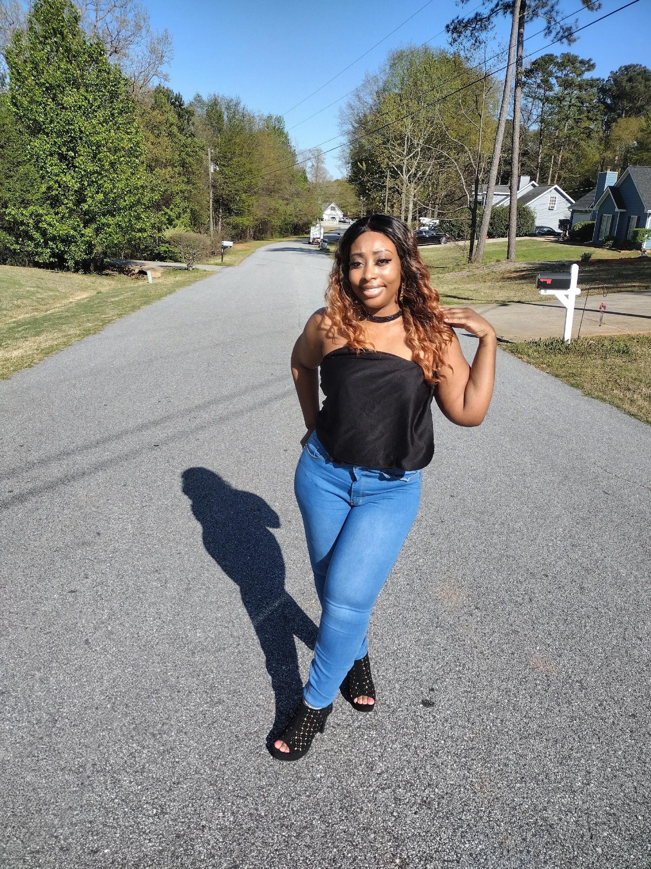 @latishabeshea