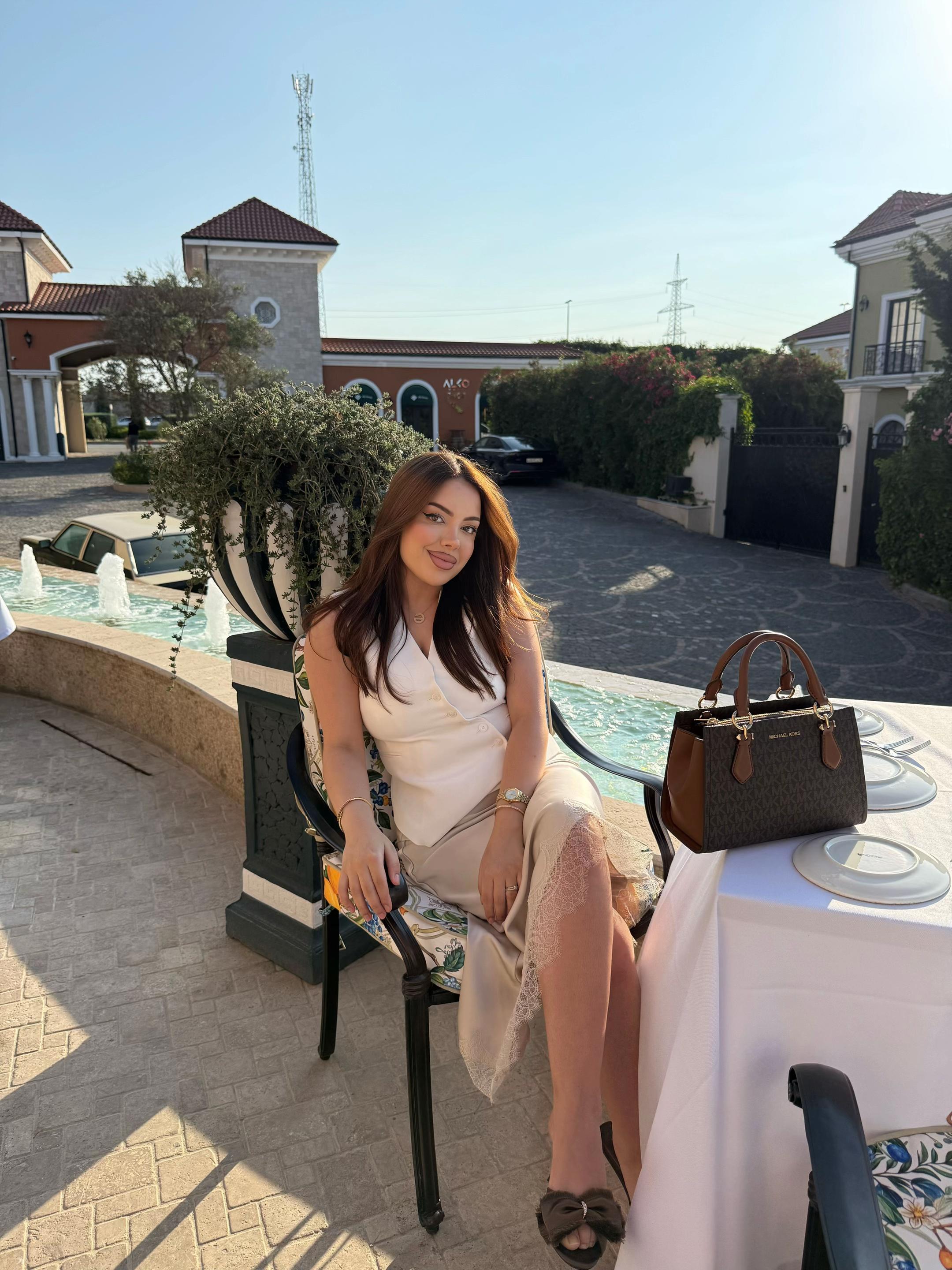 @Efsane♌︎