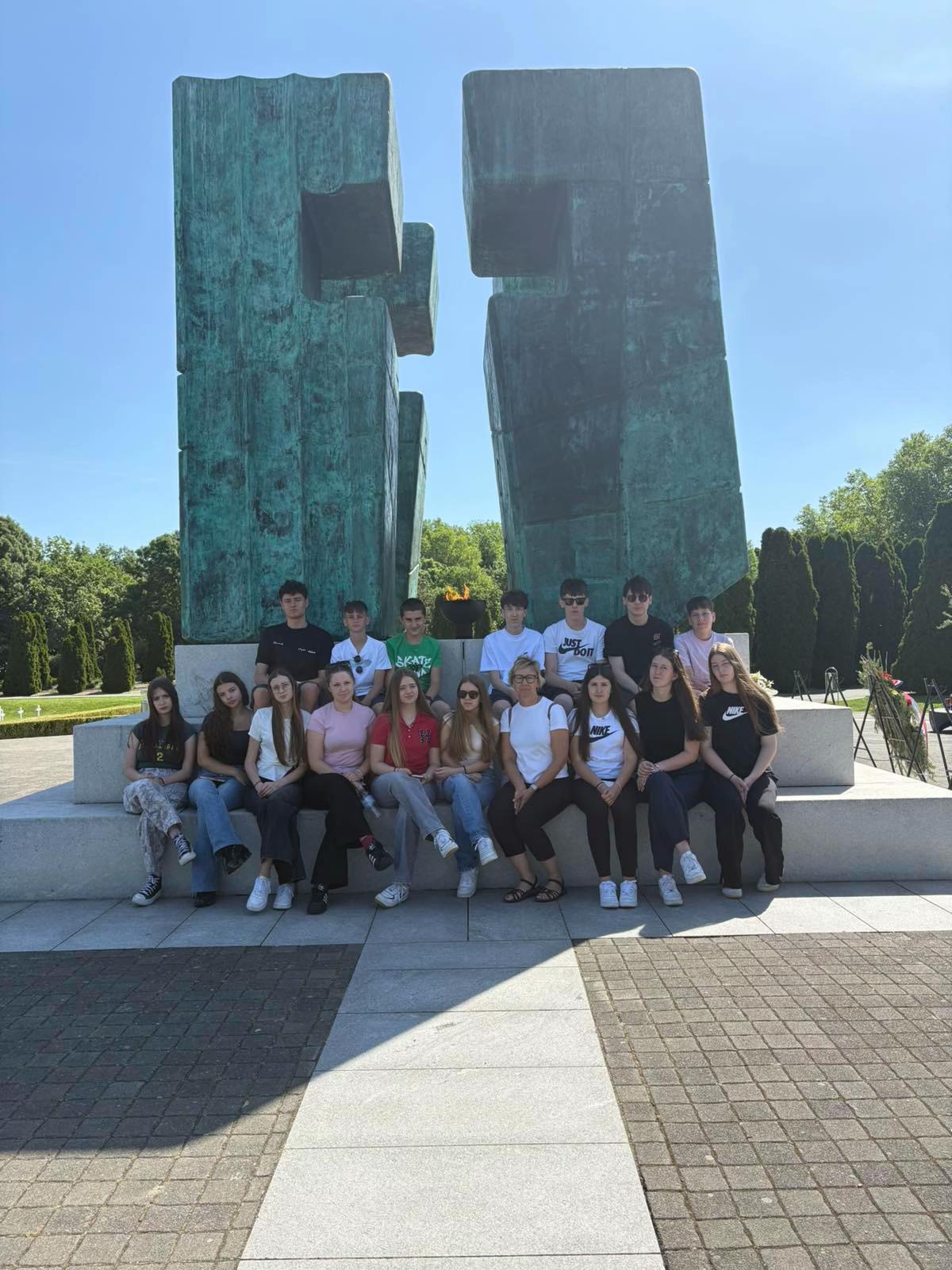 @𝑨𝒎𝒊𝒏𝒂
