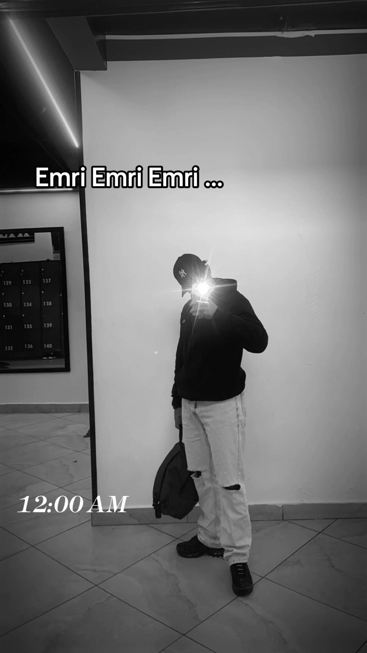 @👀