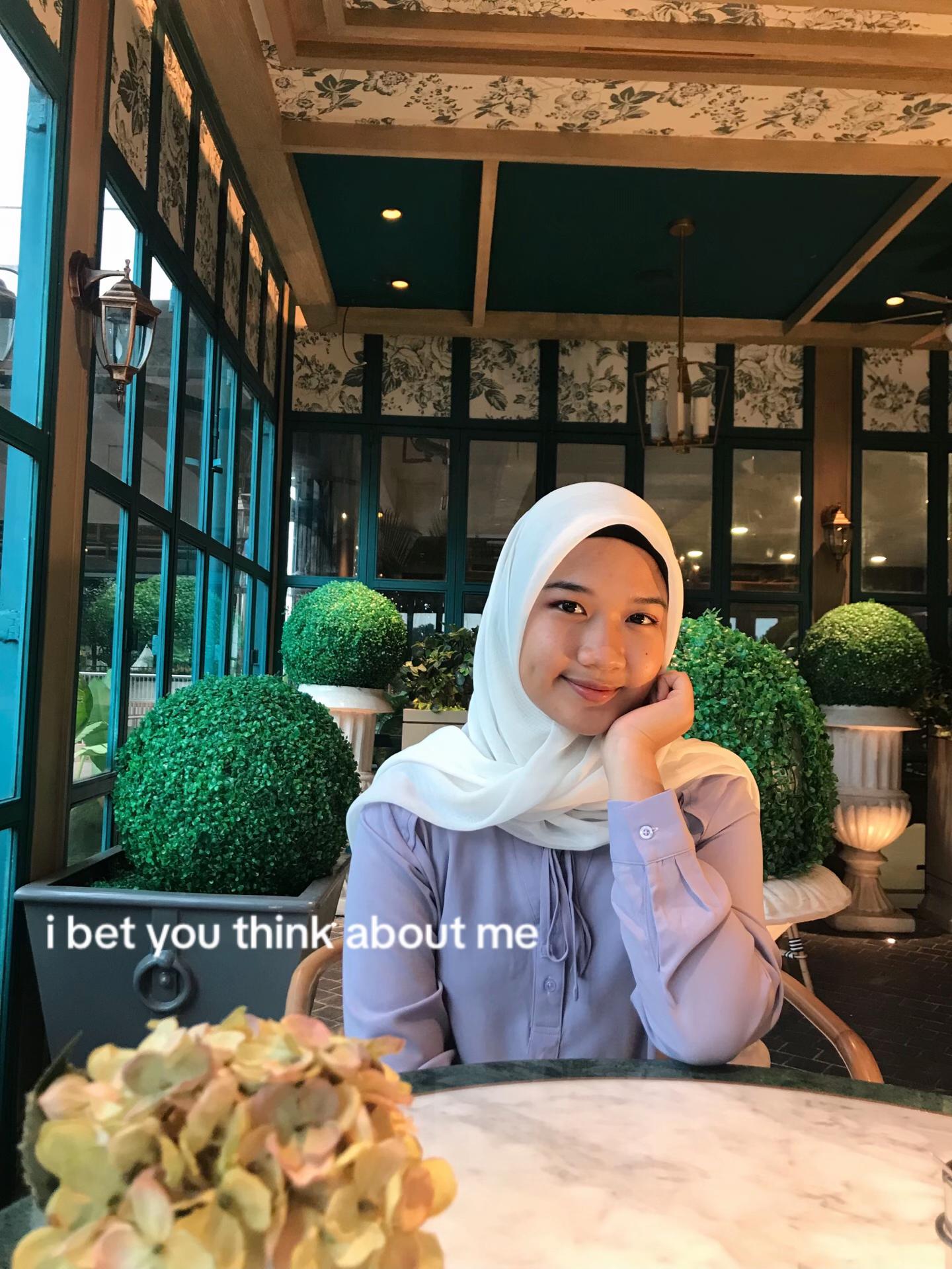 @nadia