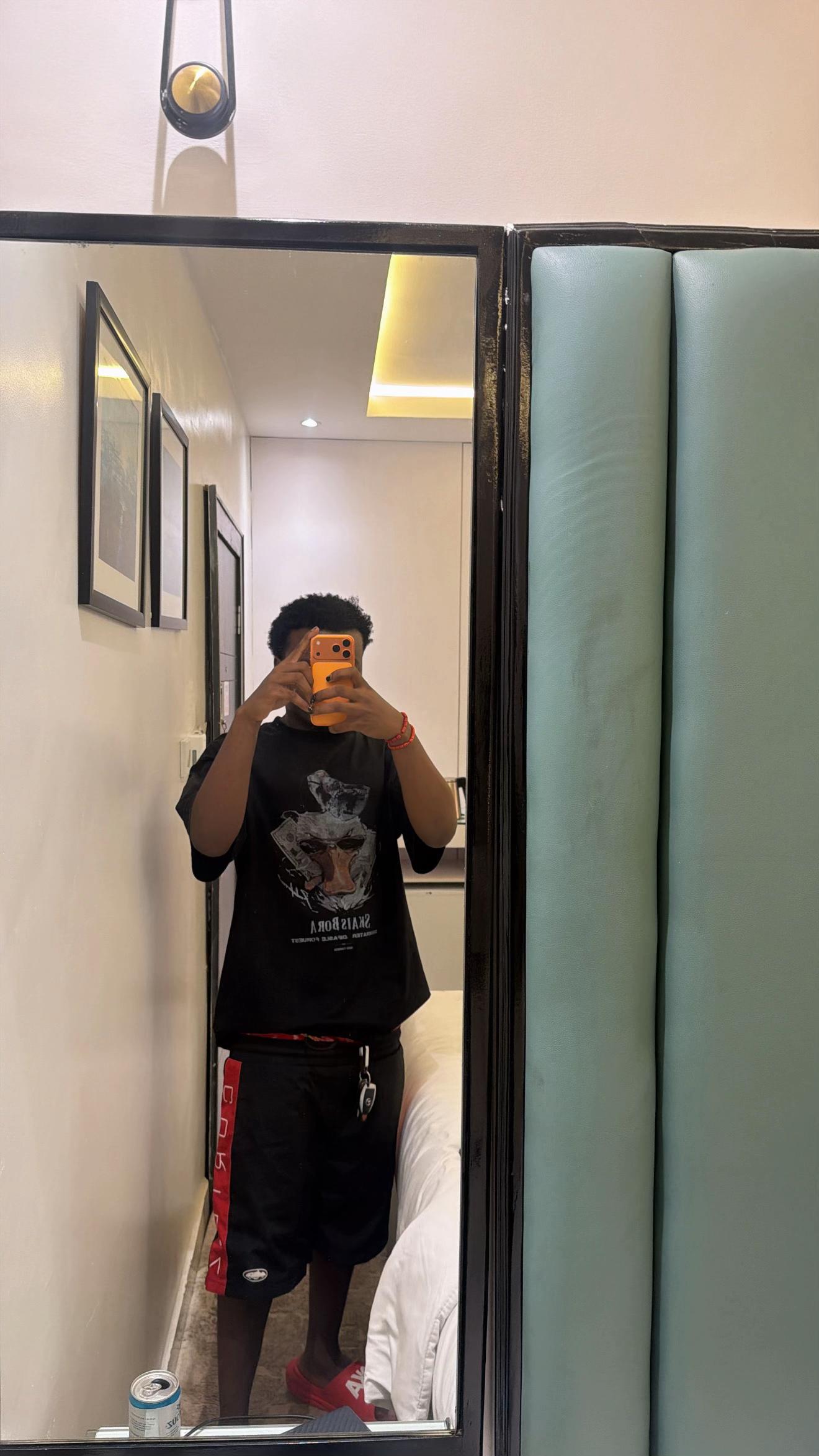 @𝓝𝓾𝓮𝓵🦍