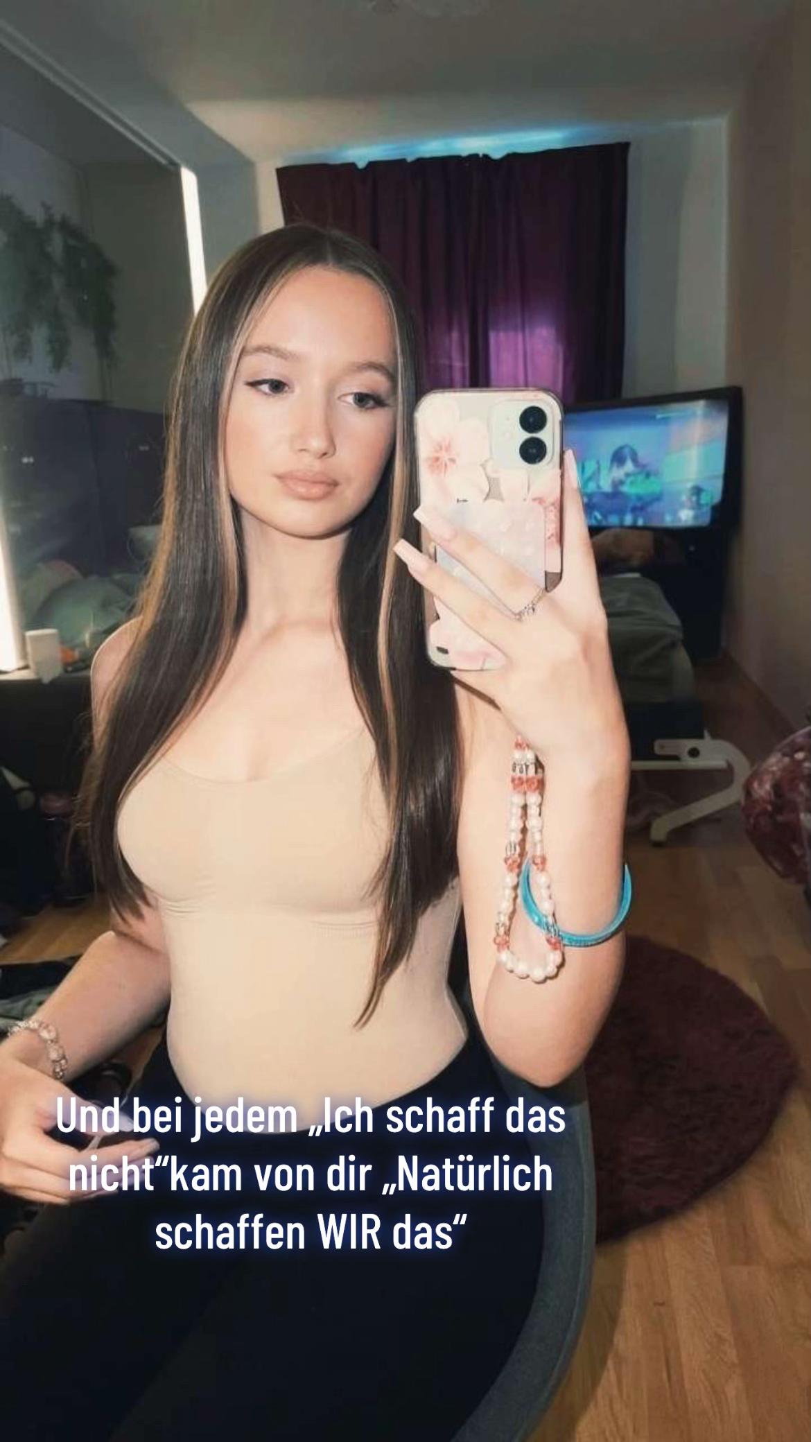 @🫐