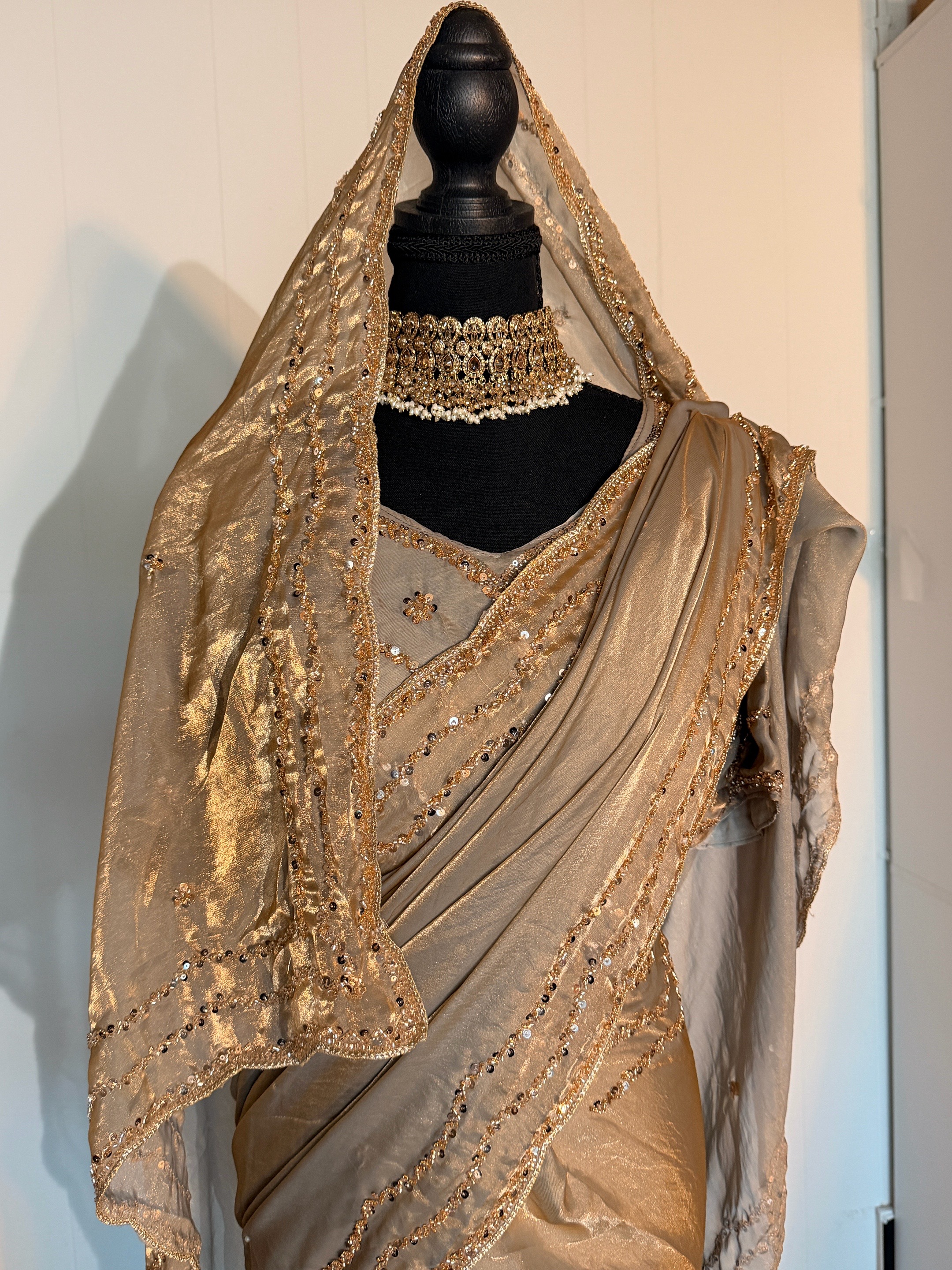 @Desi Ghar Collections