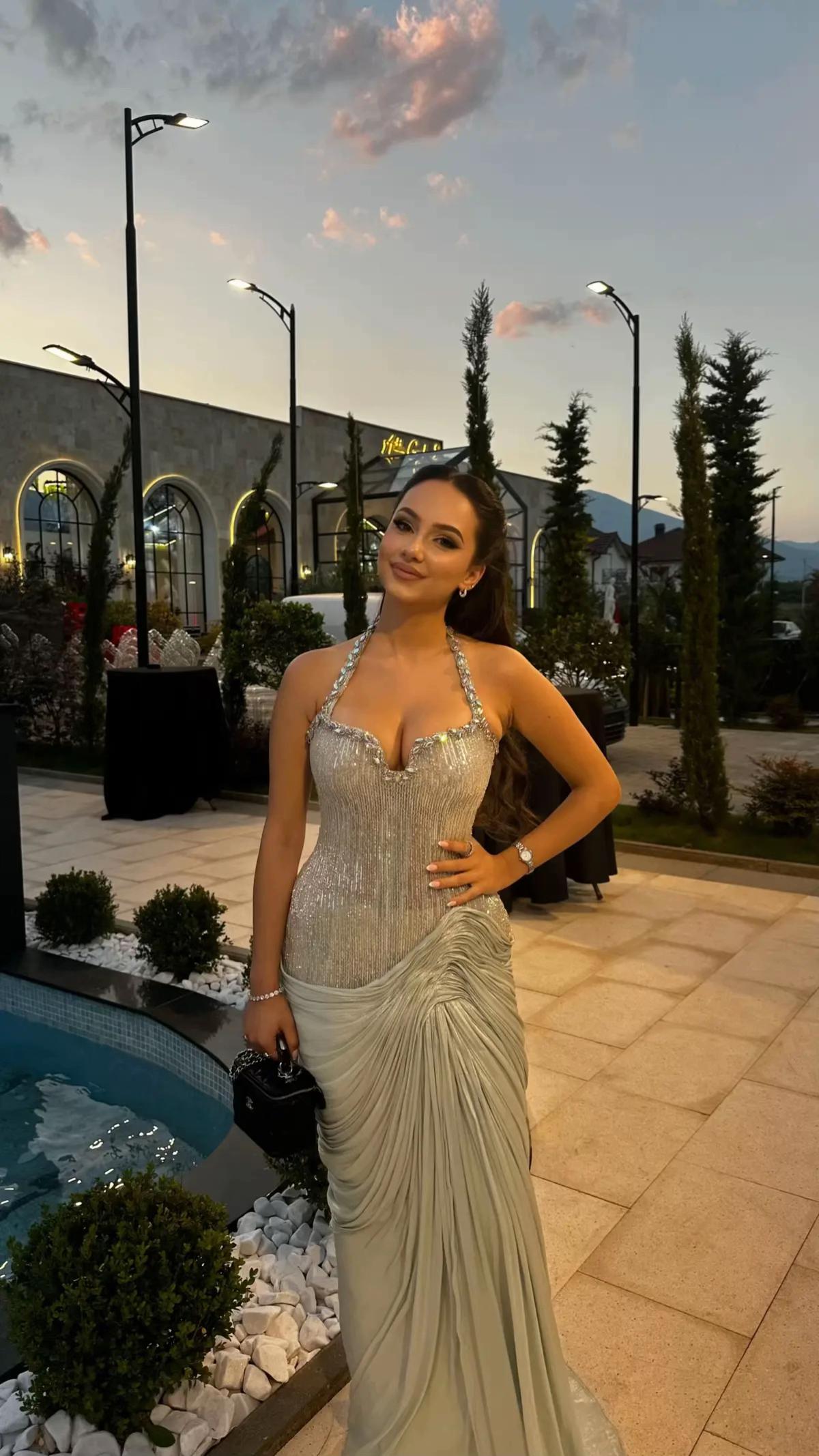 @adelina 🦢