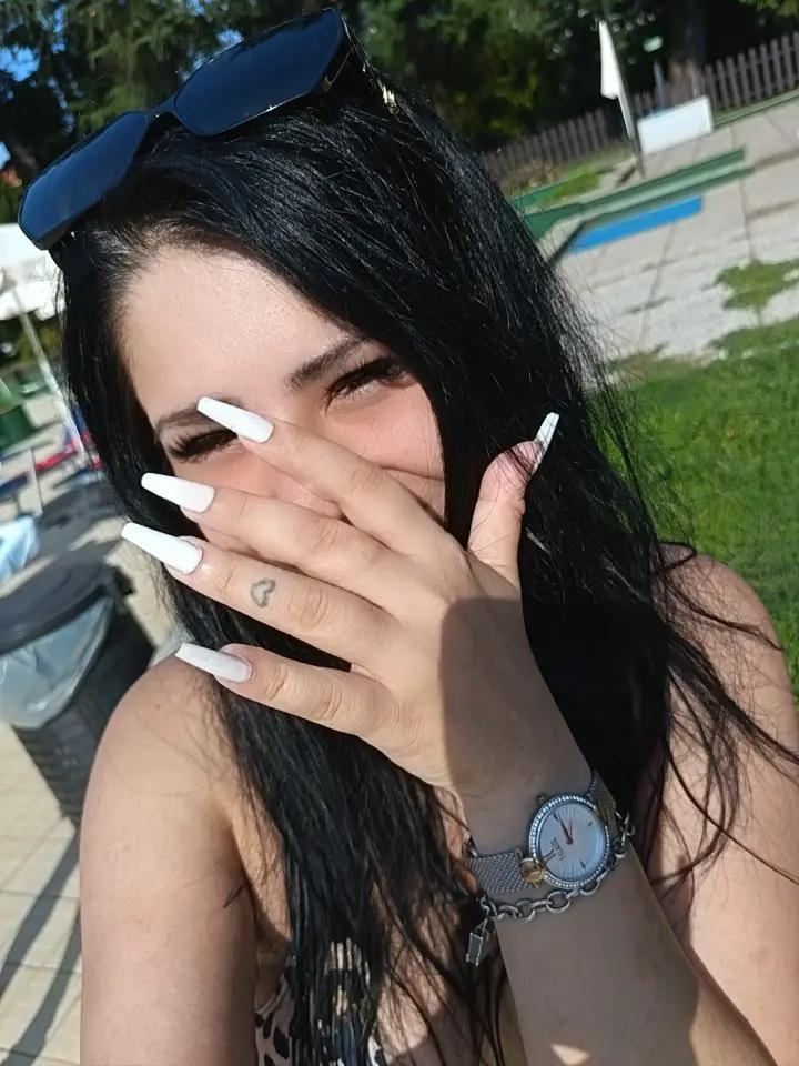 @SARA ROXY