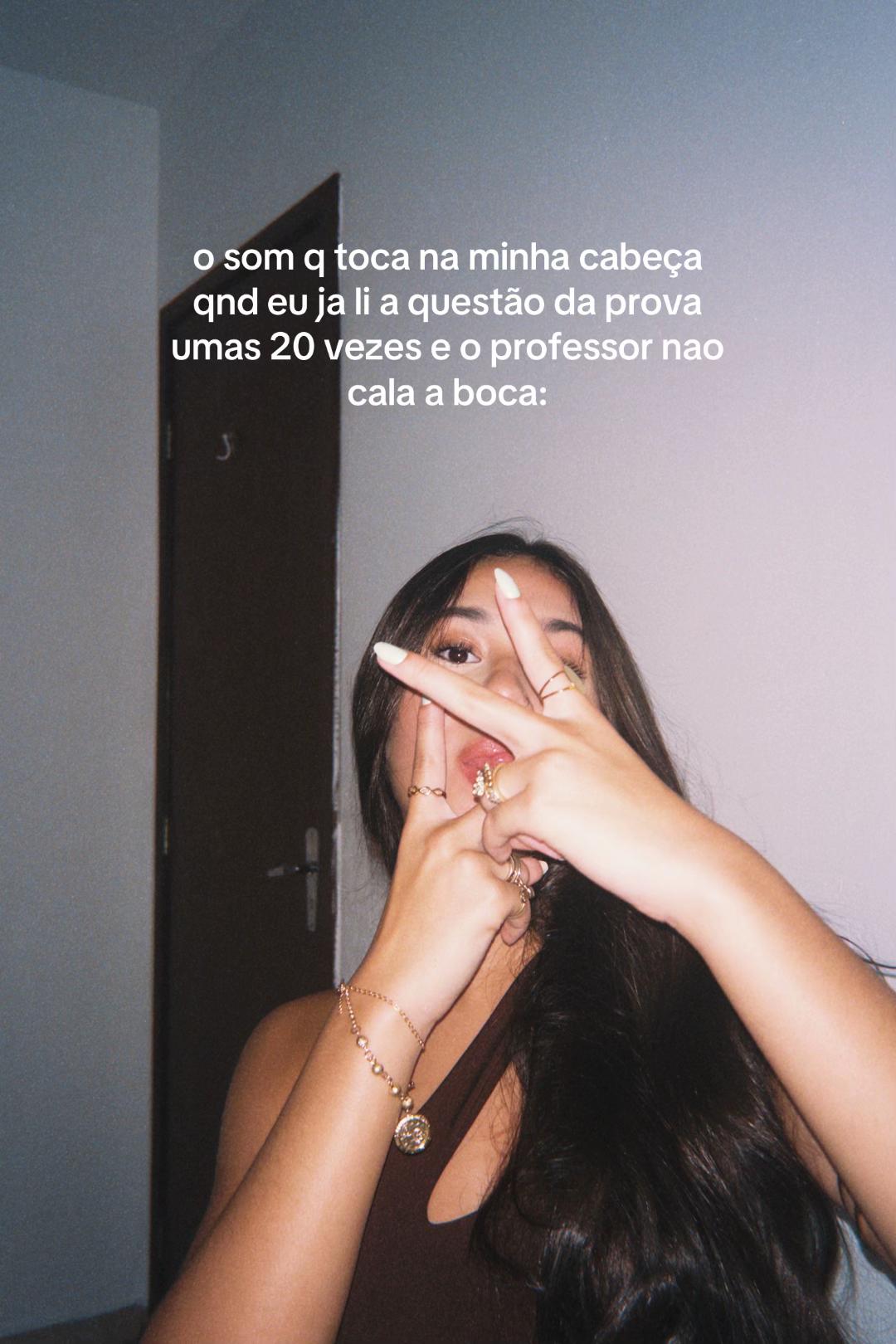 @Júlia secreta🕵️♂️