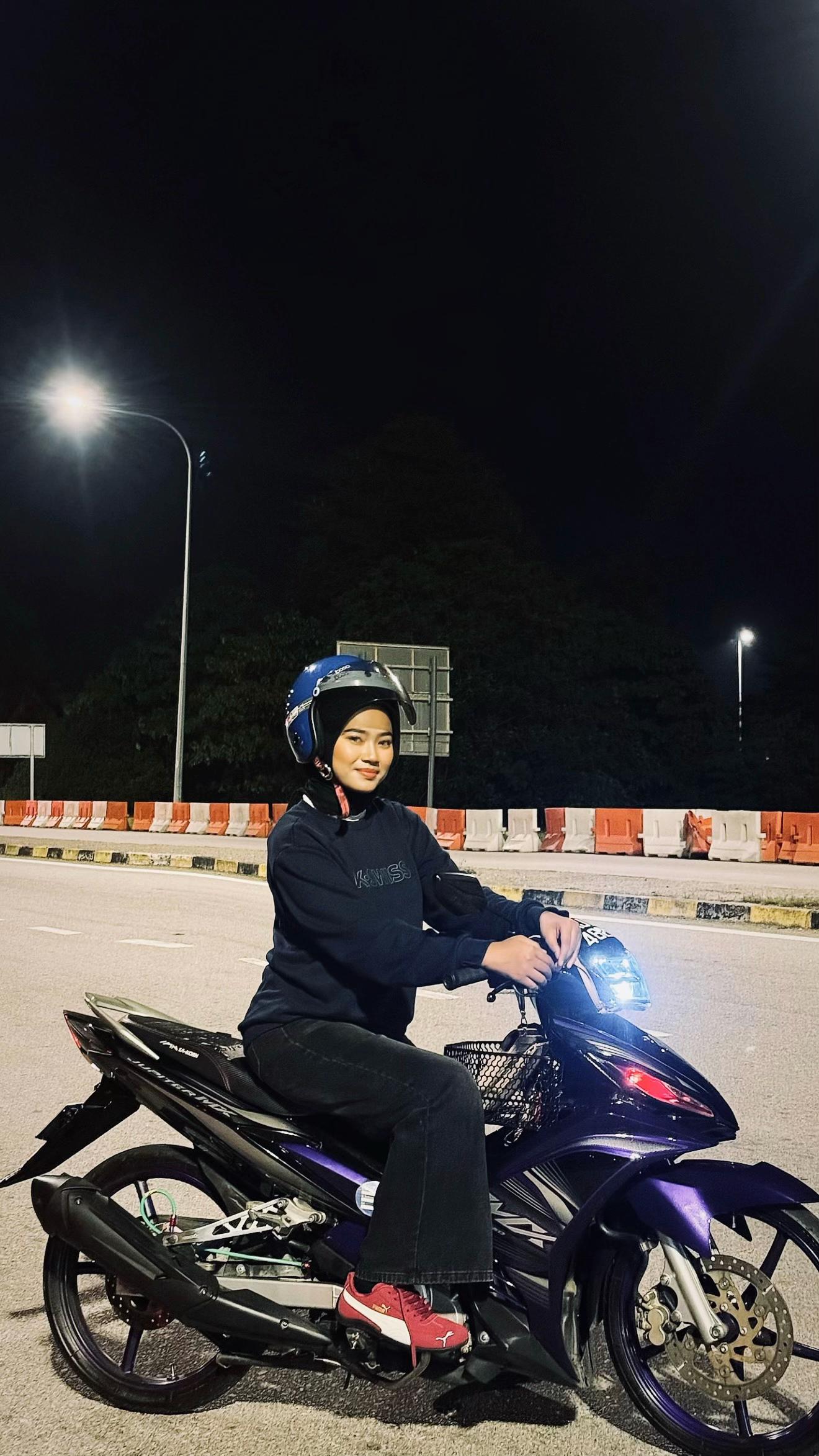@btrisyiaa