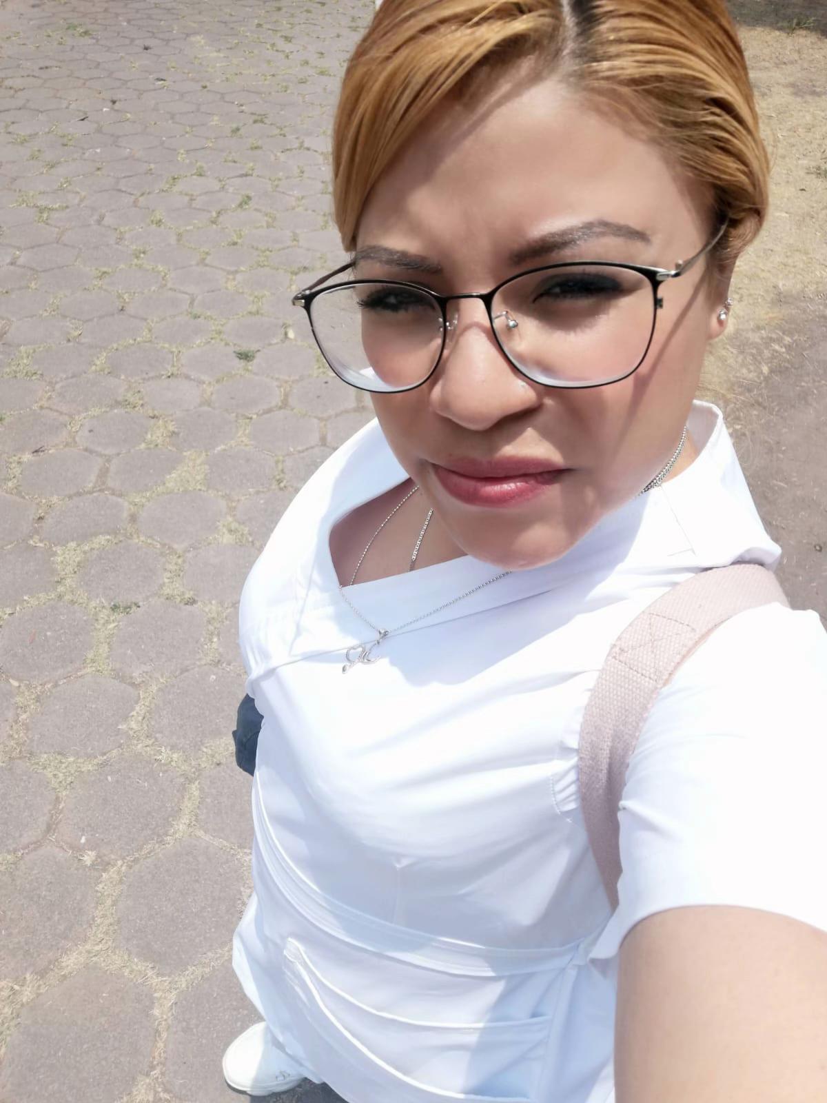@lauandy04