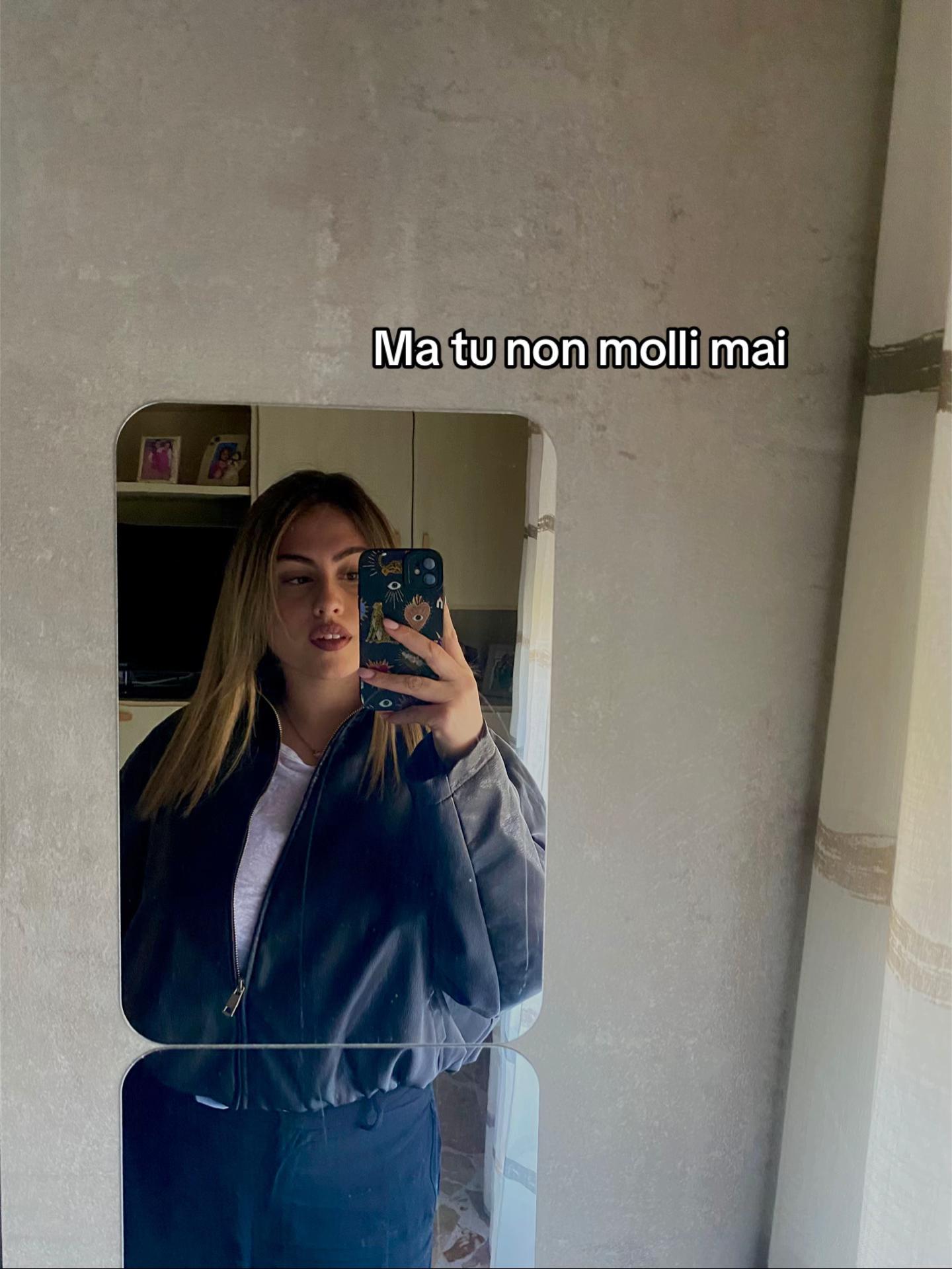 @S I L V I A 🕷️