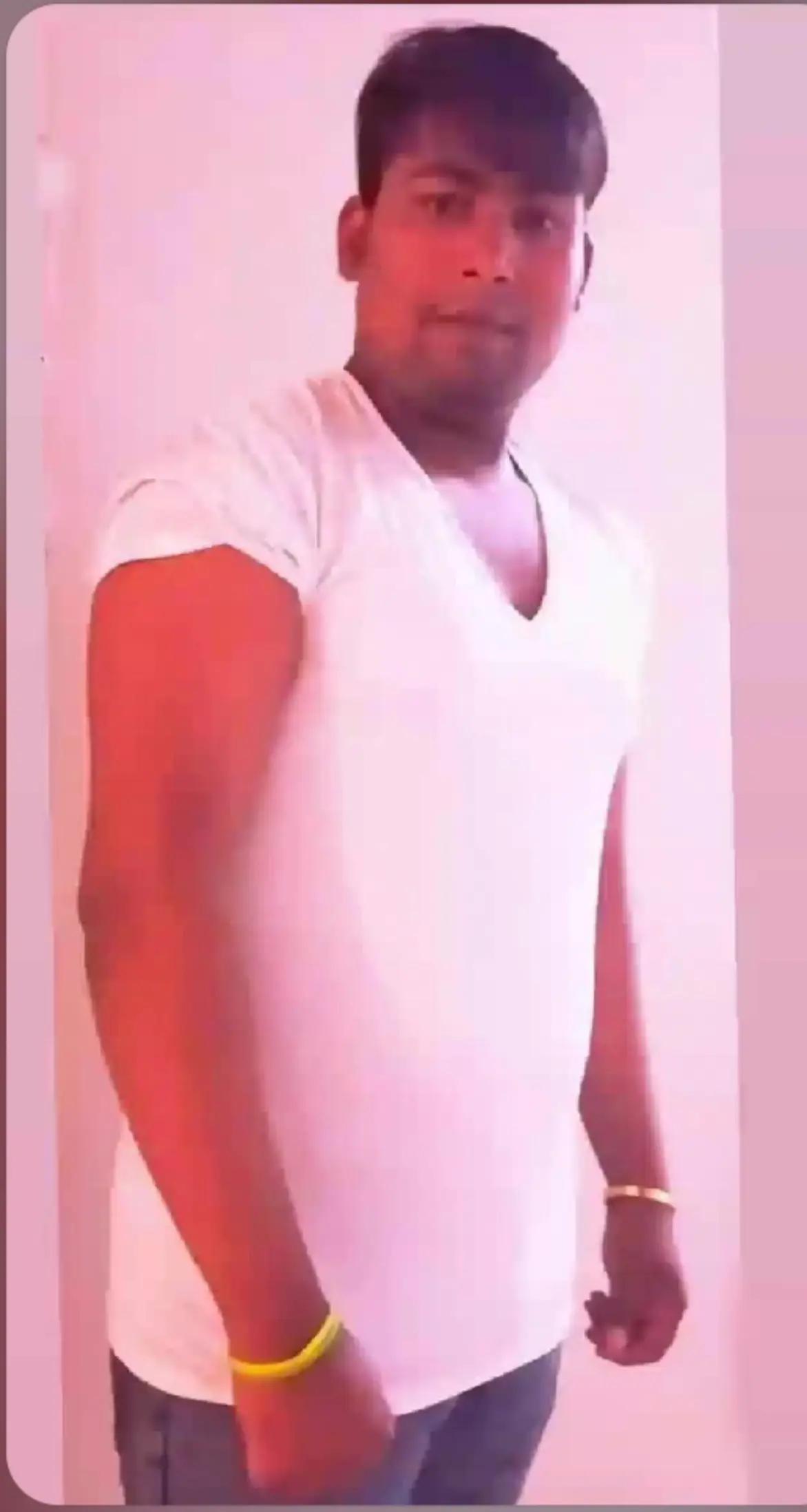 @L O veR  b O Y