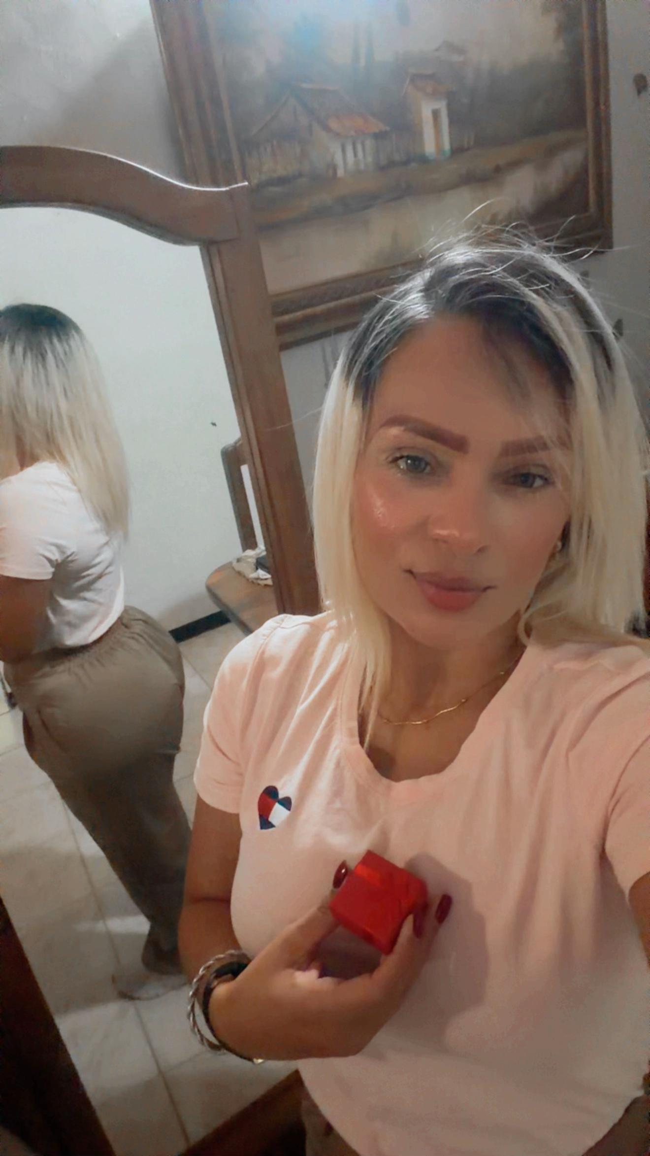 @Vecky25