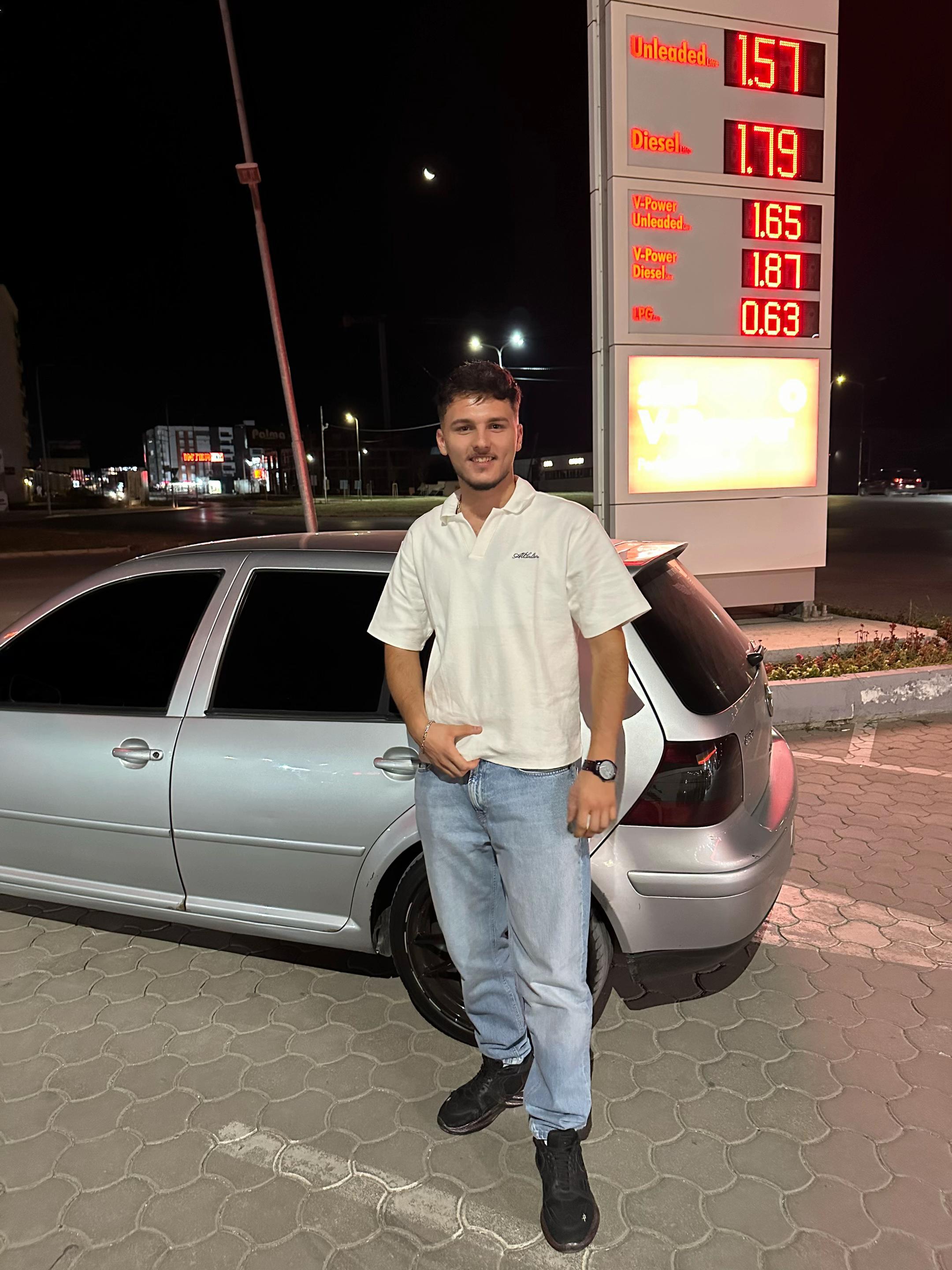 @LEON