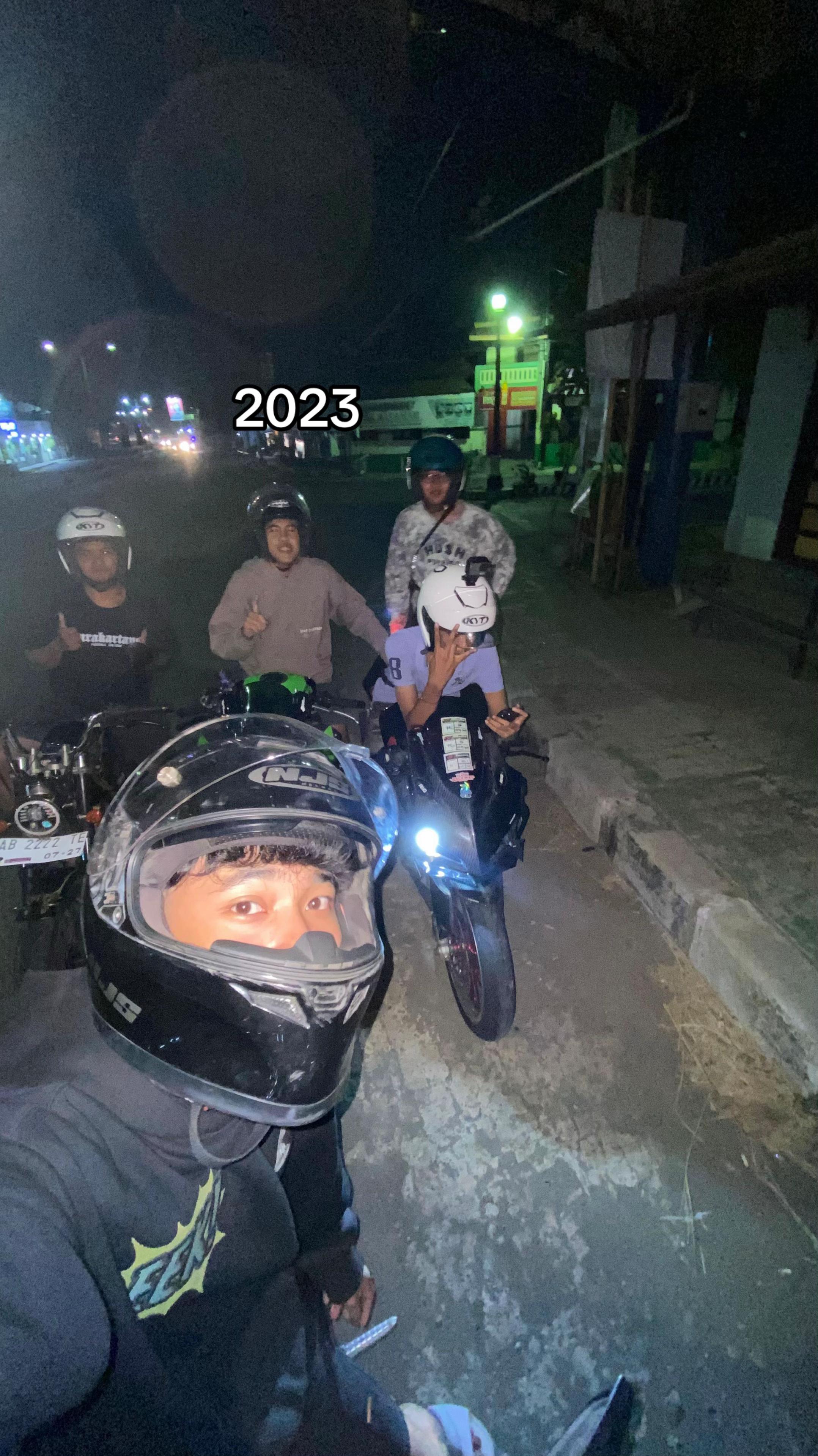 @𝐹 ✮