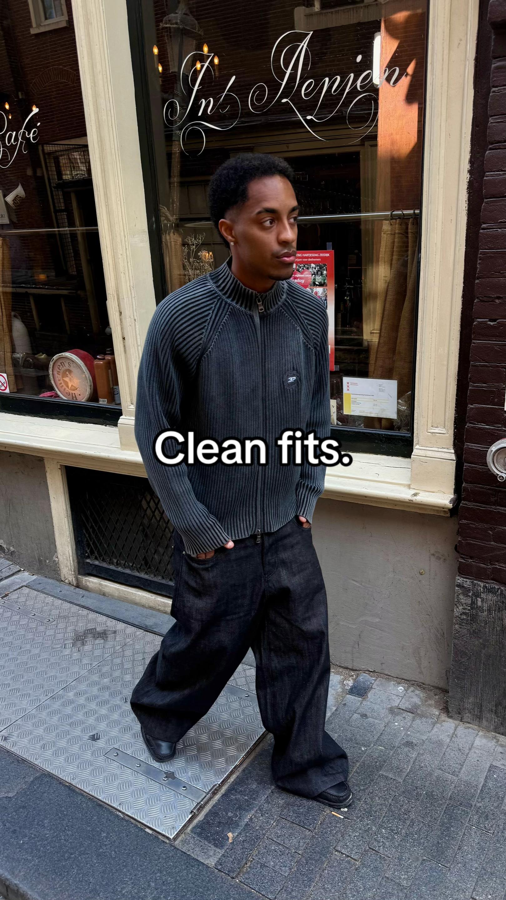 @elisquo