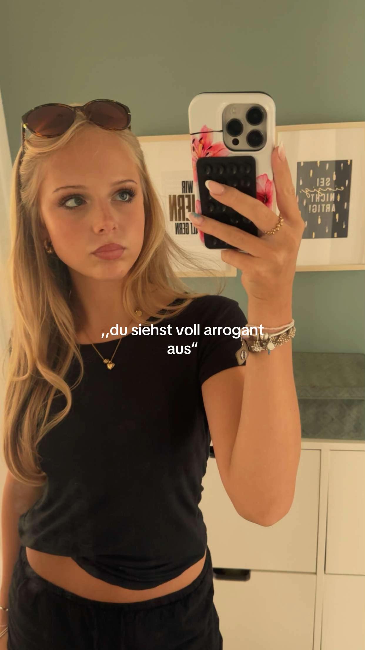@𝓿𝓪𝓵𝓮𝓷𝓽𝓲𝓷𝓪