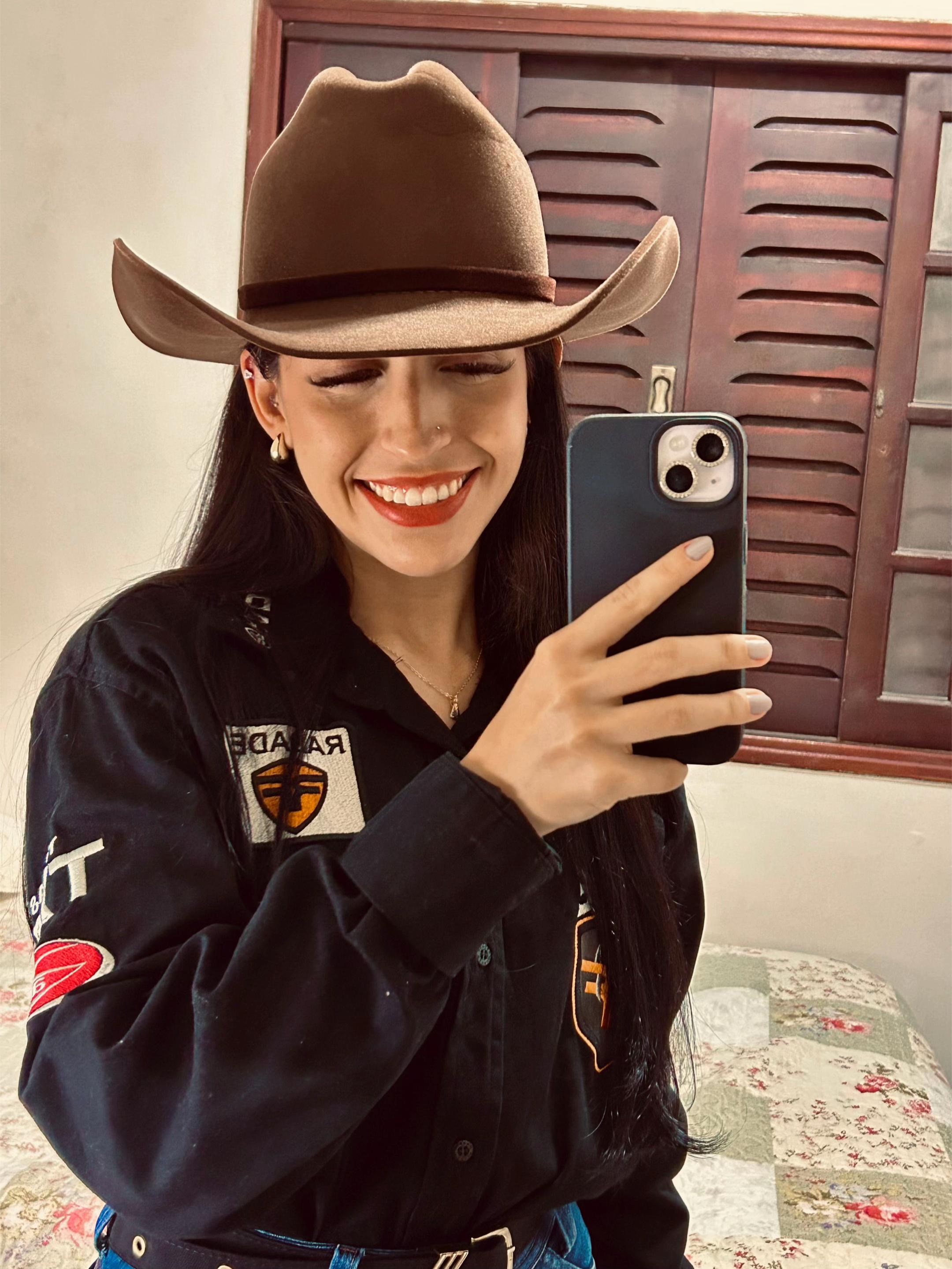 @JuliaCostaa01