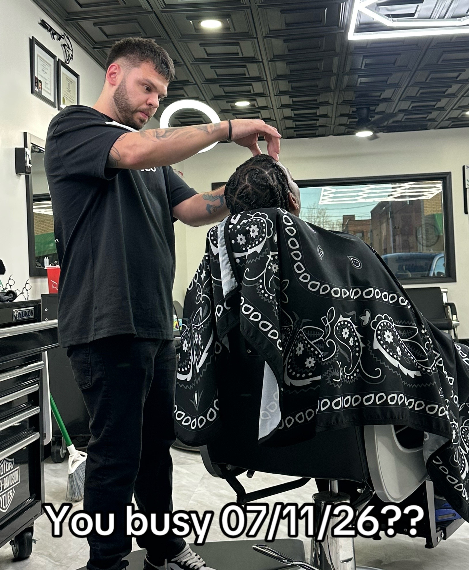 @OFFTHEGRID-BARBER