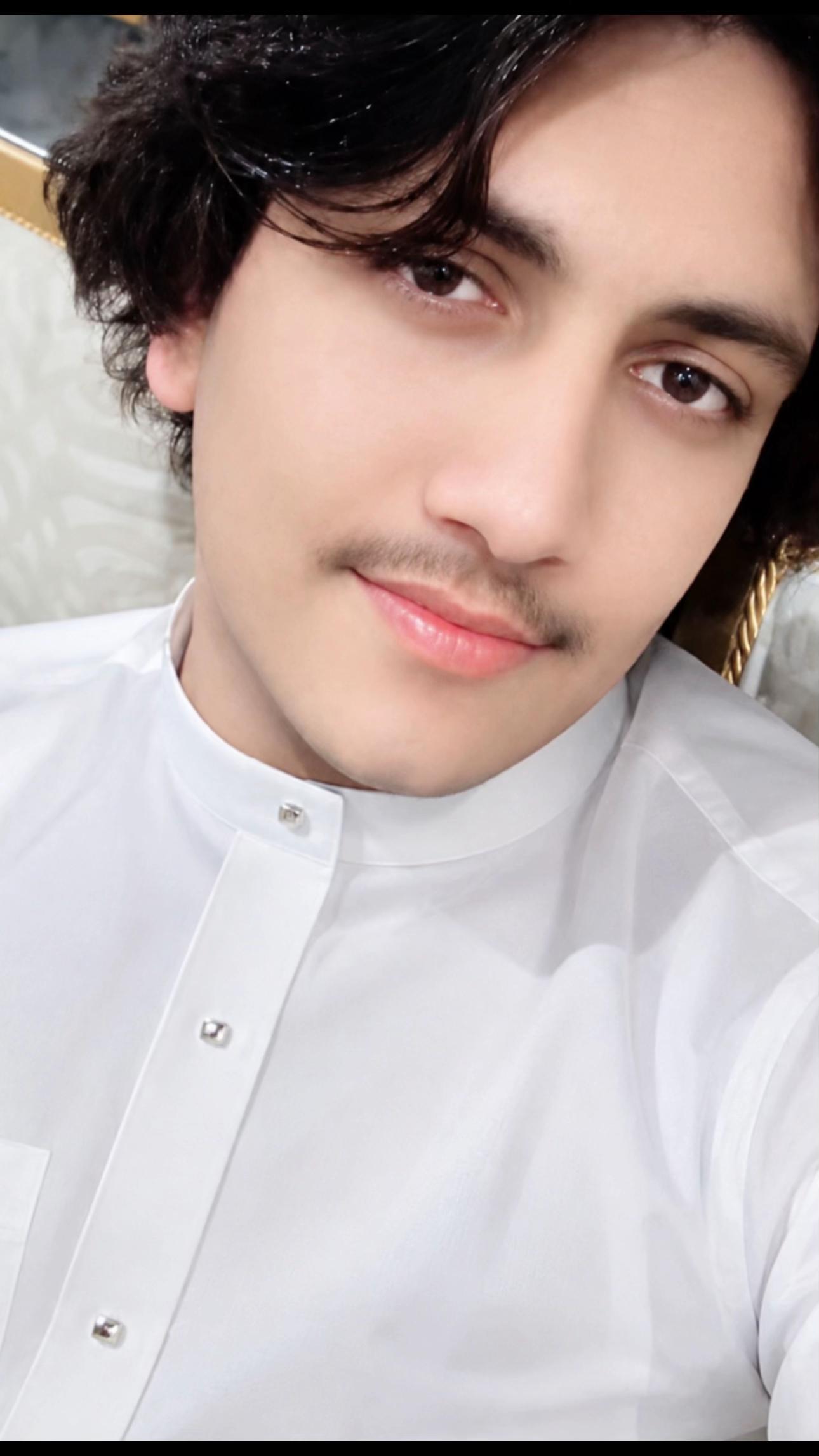 @خوستوال