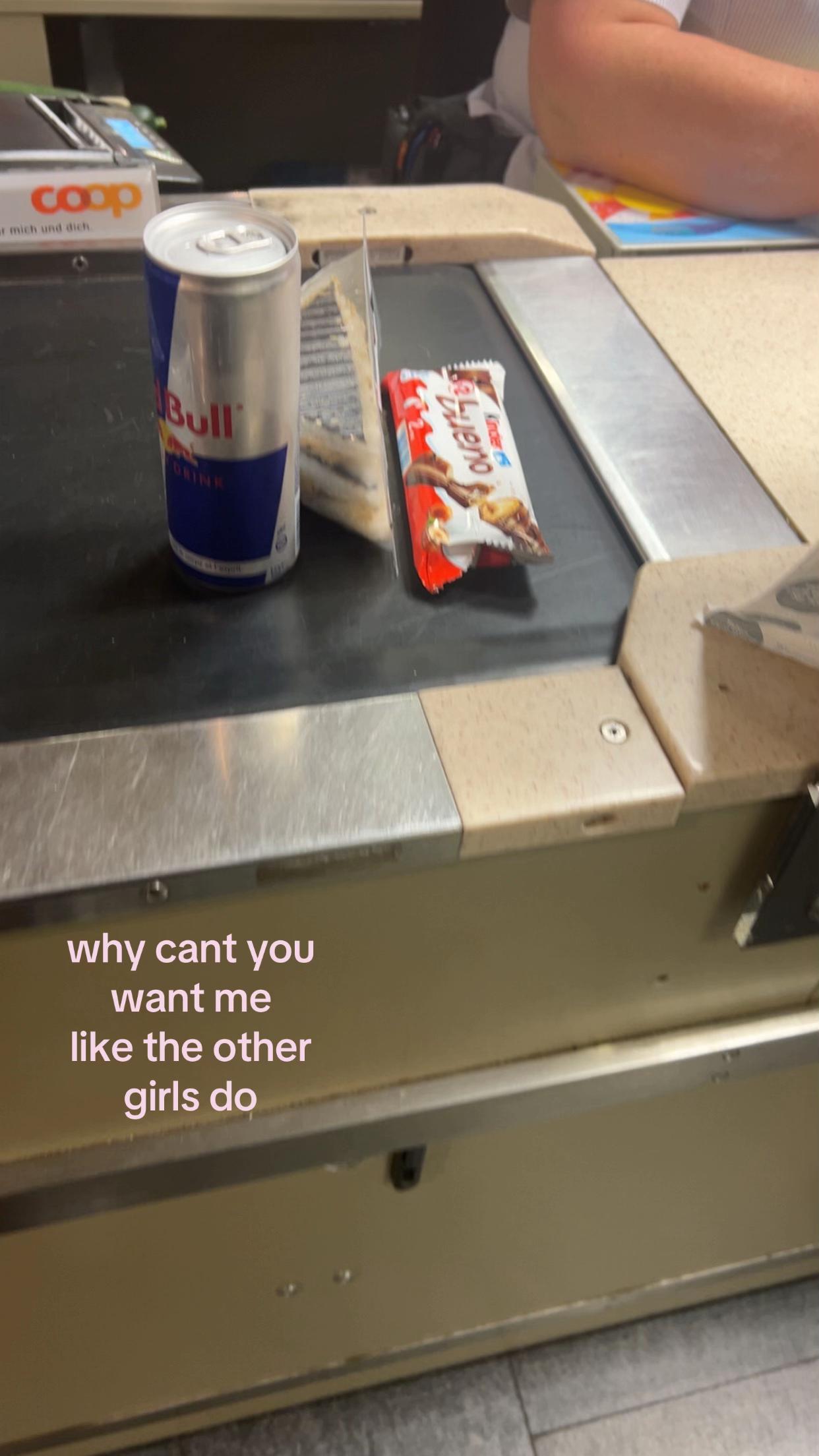 @𖣂
