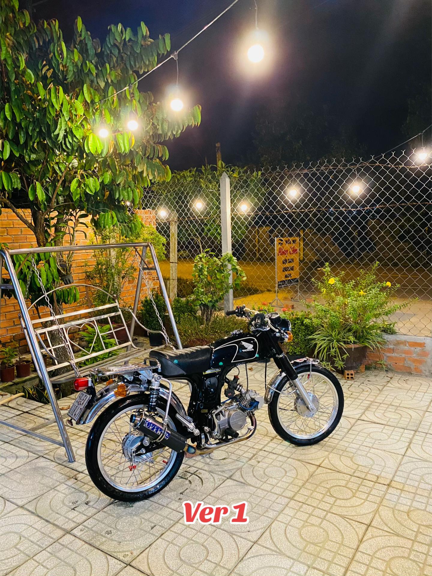 @B&aacute;ch Thịnh