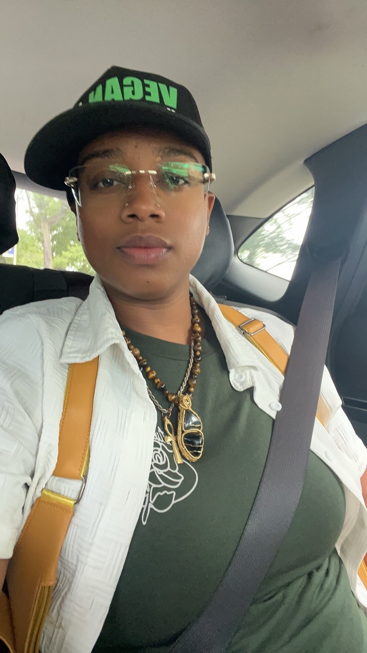 @Empress_Divinitea
