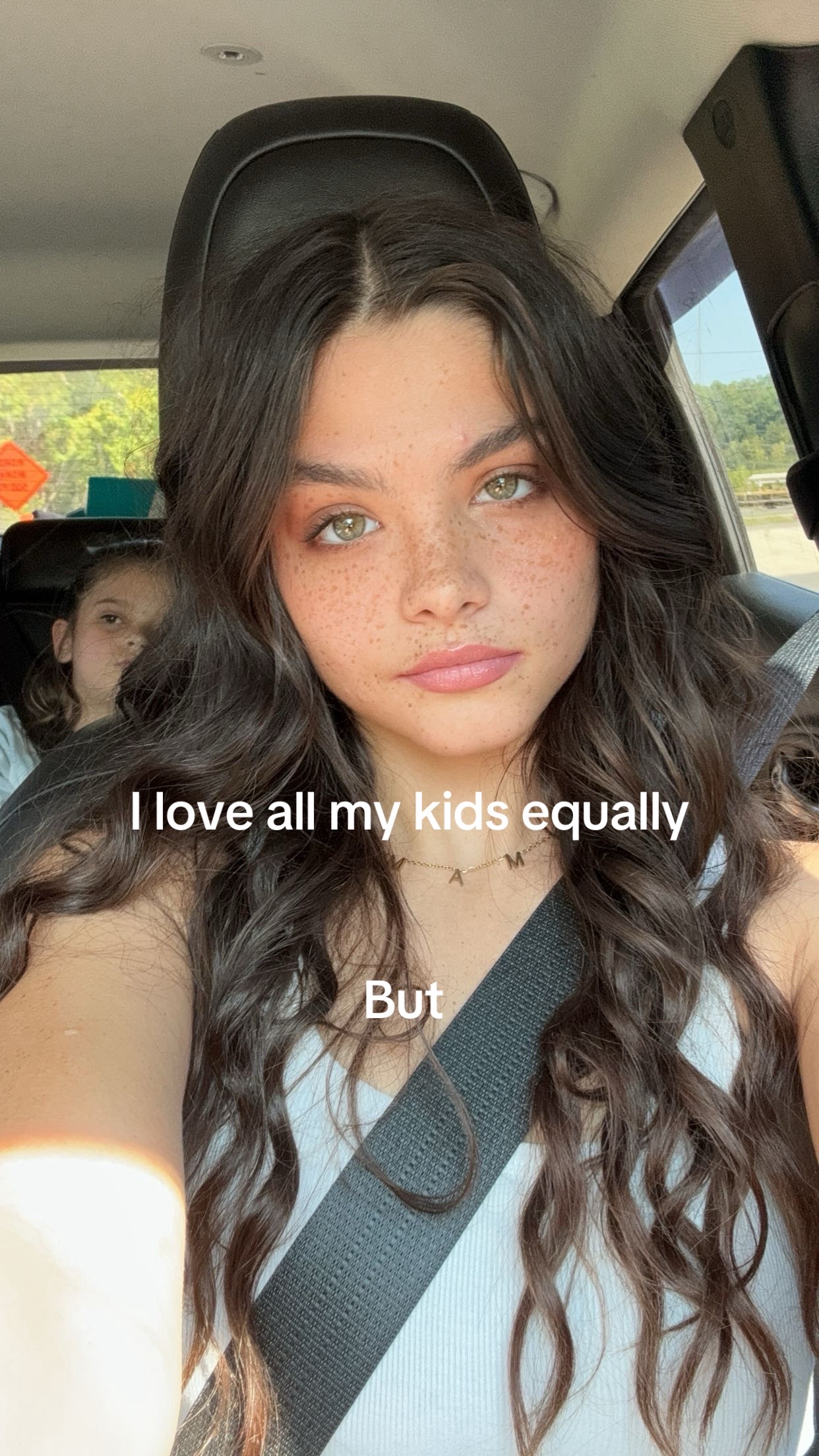 @H 🦋