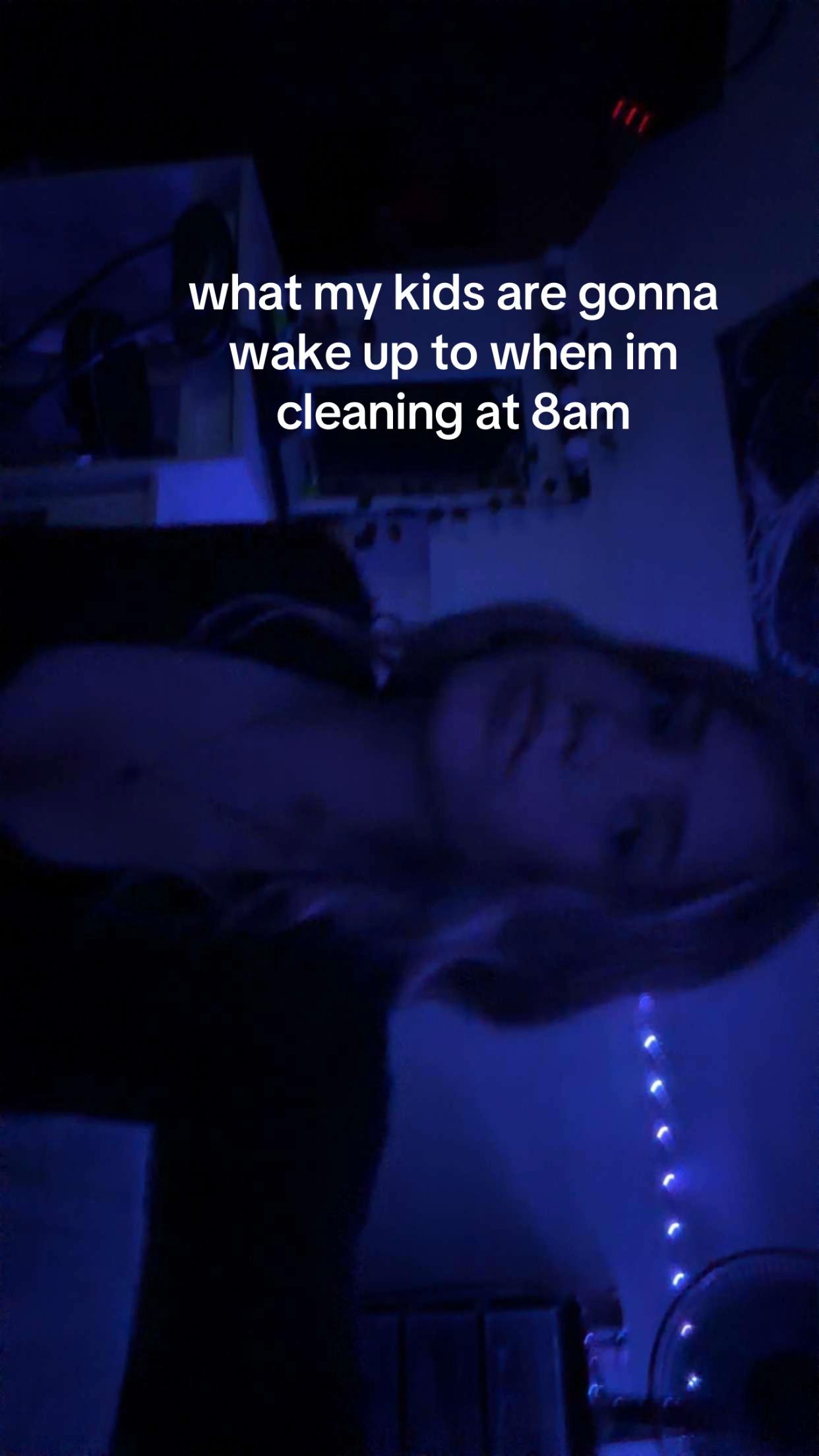@🦦