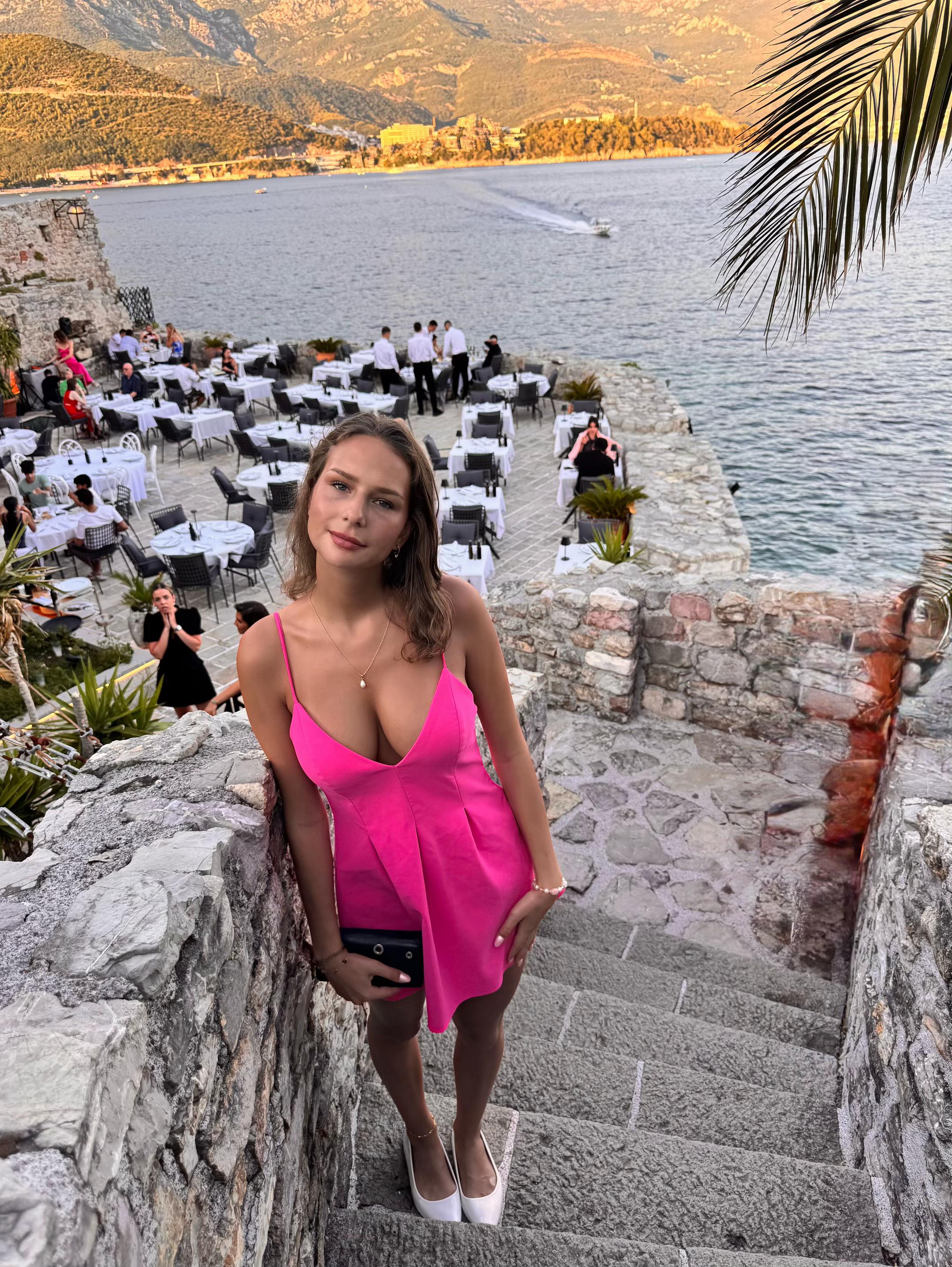 @Lunamarkovic